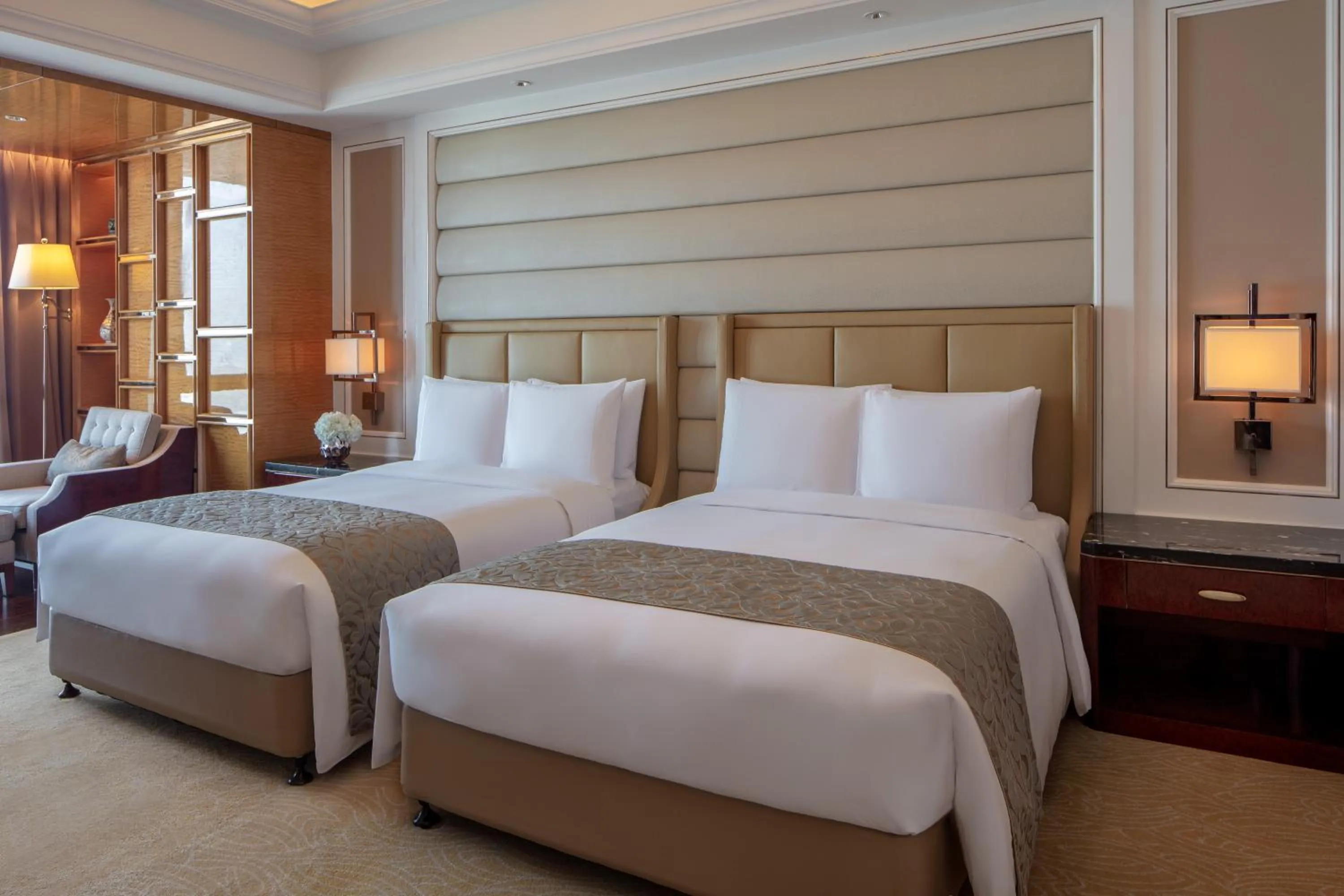 Bed in The Ritz-Carlton, Chengdu