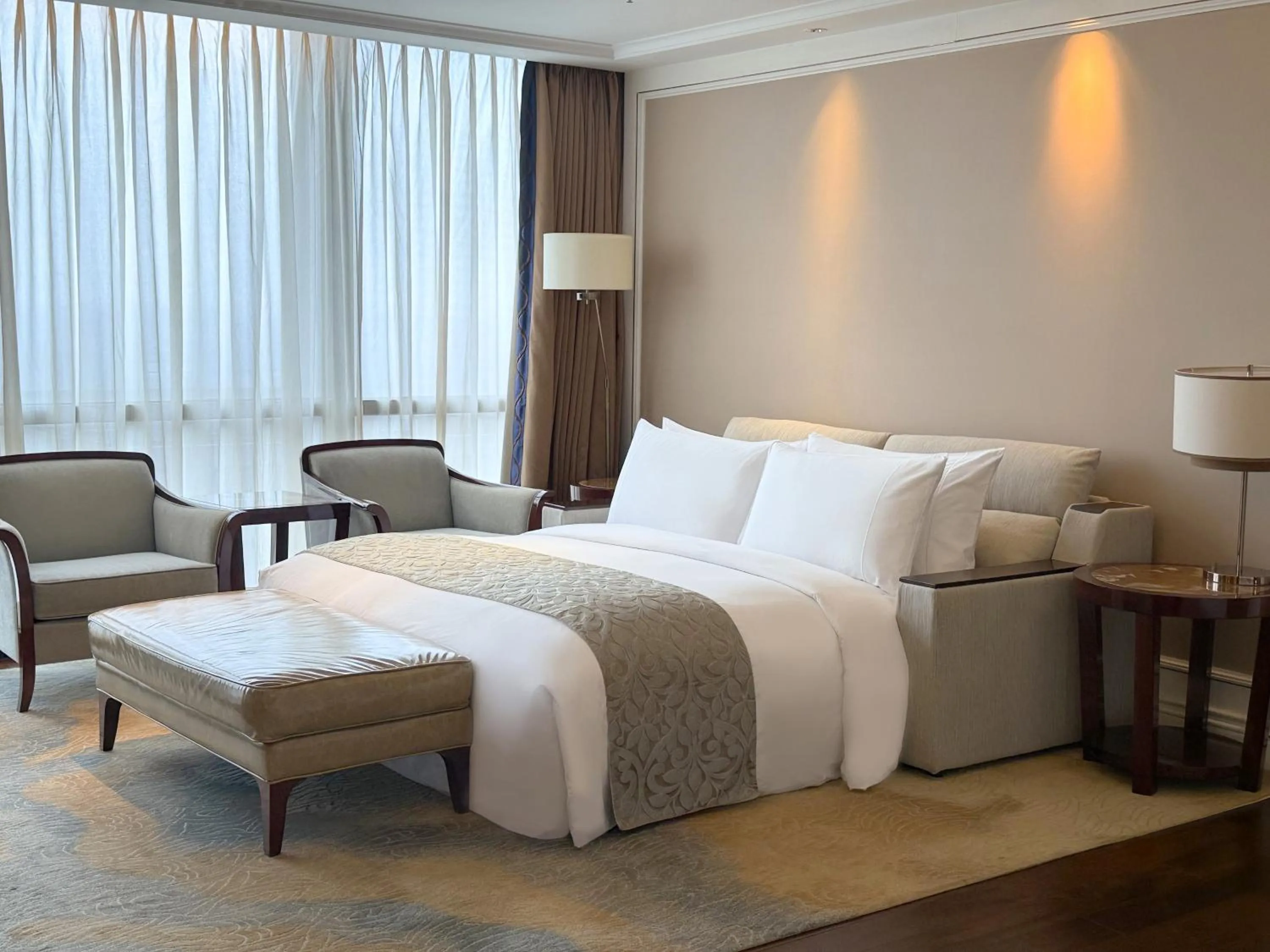 Bed in The Ritz-Carlton, Chengdu