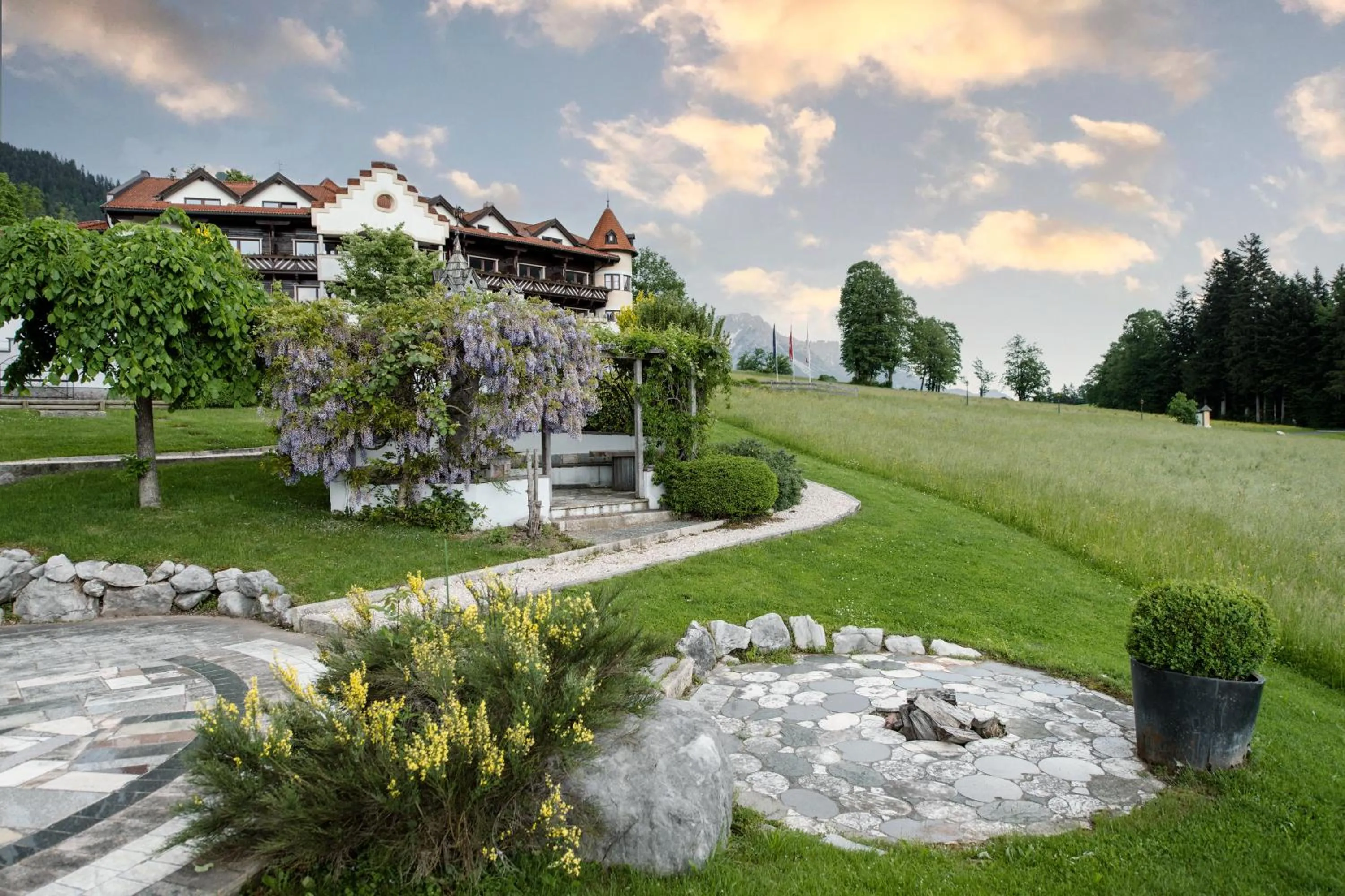 Property building in Hotel AlpenSchlössl