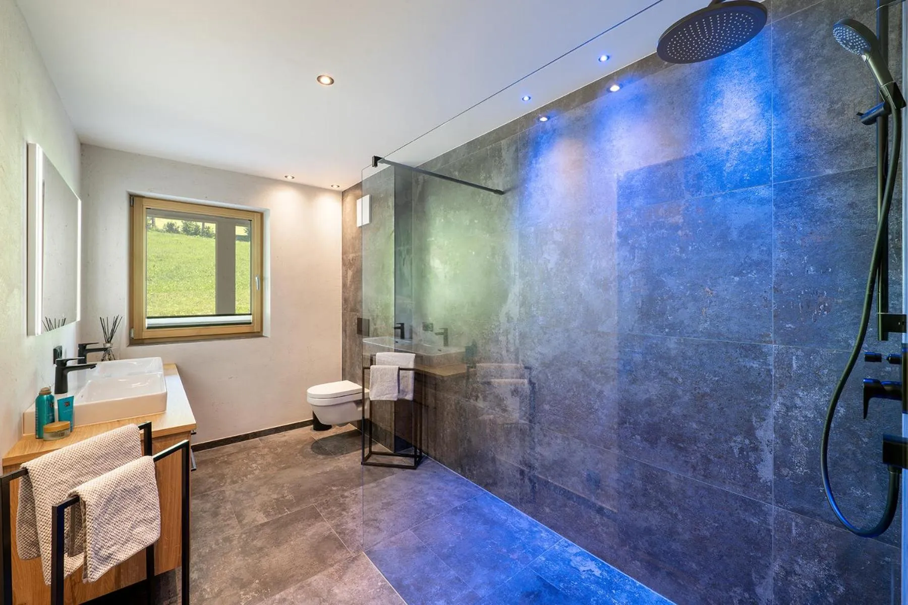 Shower in Hotel AlpenSchlössl