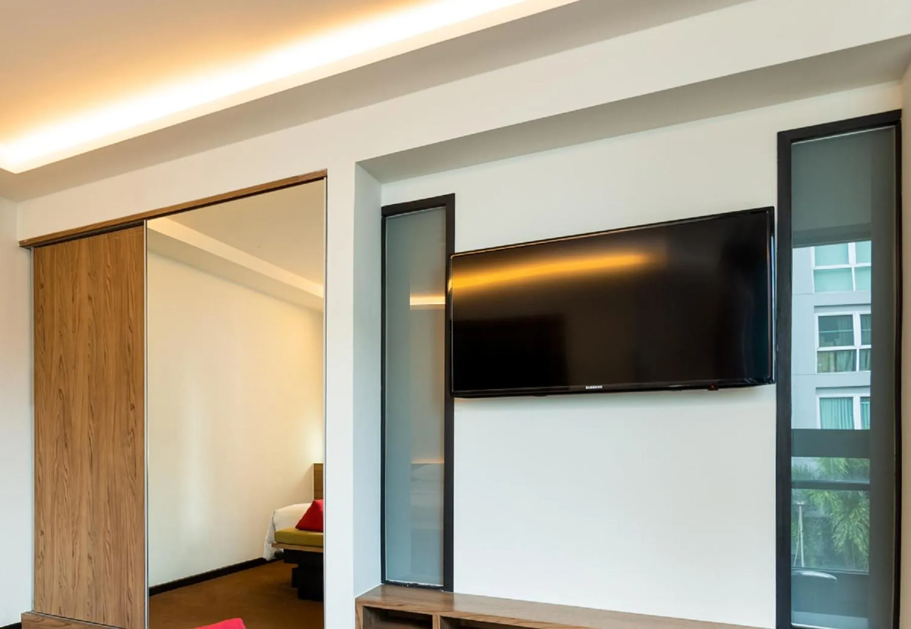 TV and multimedia in Maitria Mode Sukhumvit 15 Bangkok - A Chatrium Collection