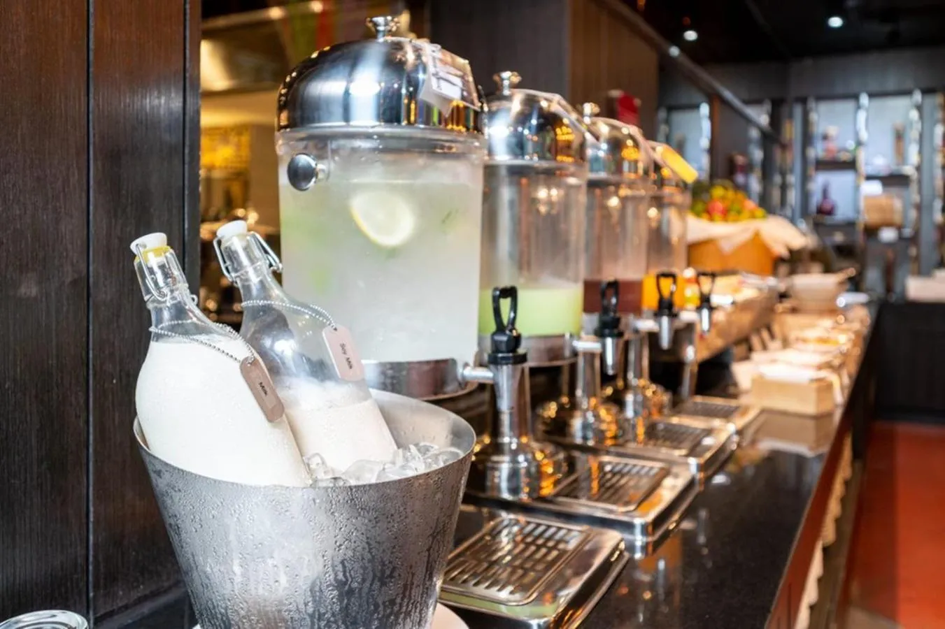 Restaurant/places to eat in Maitria Mode Sukhumvit 15 Bangkok - A Chatrium Collection