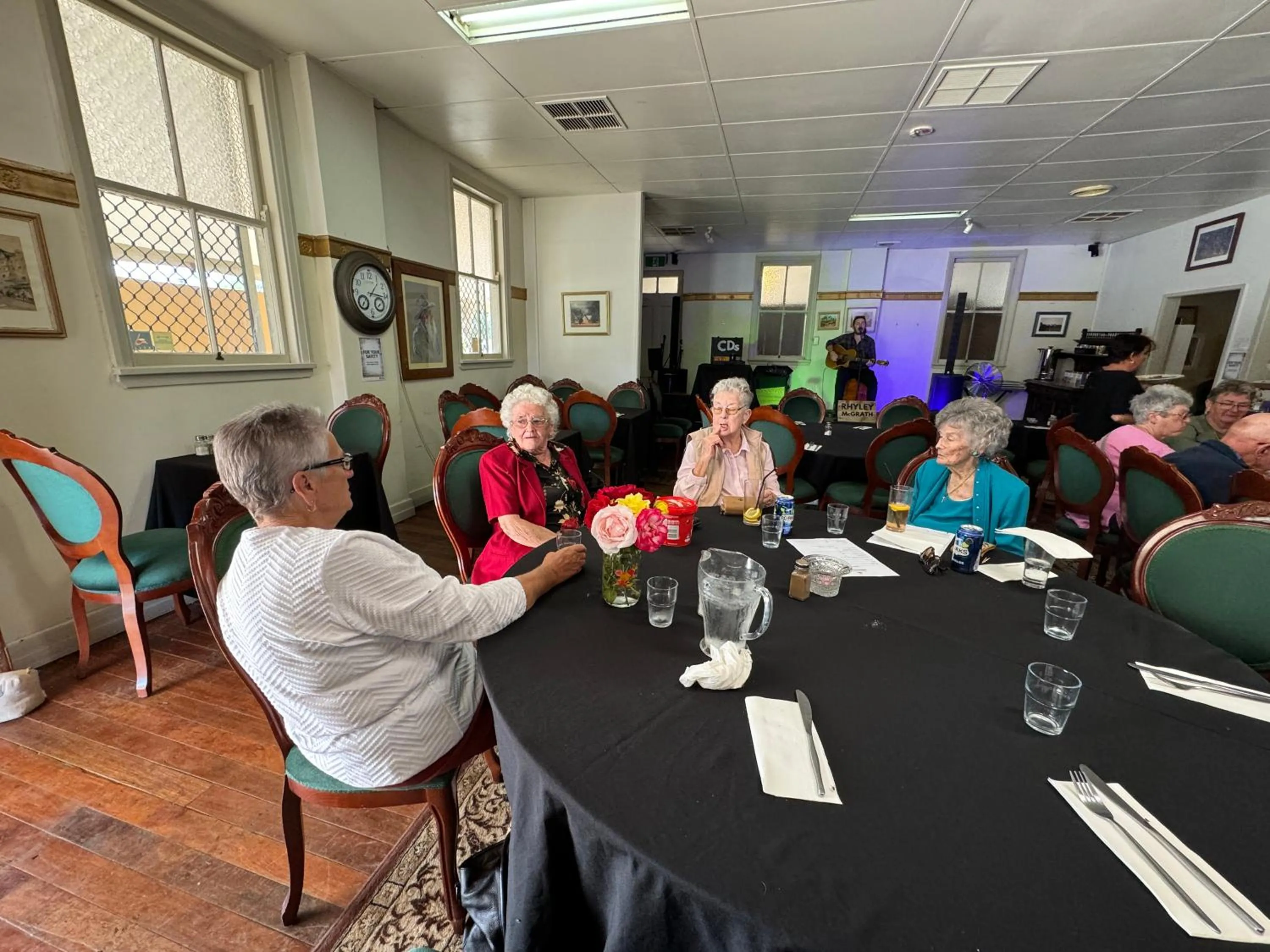 Restaurant/places to eat in Club Boutique Hotel Cunnamulla