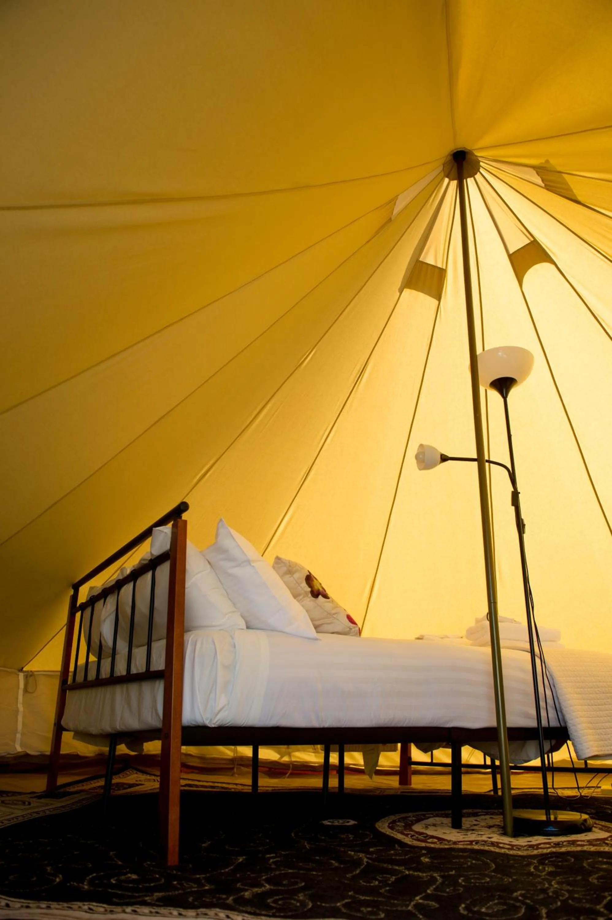 Patio, Bed in Club Boutique Hotel Cunnamulla