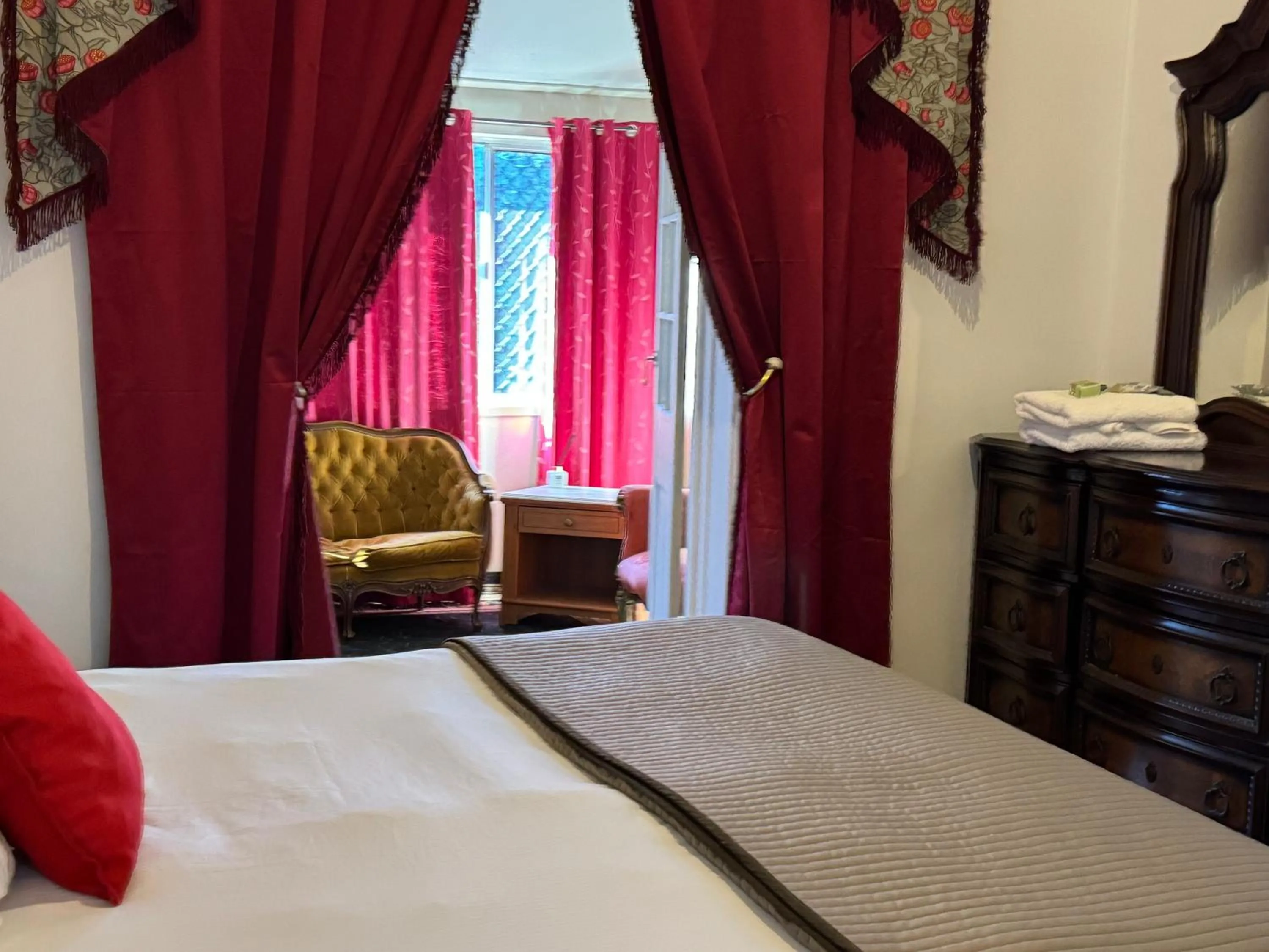 Restaurant/places to eat, Bed in Club Boutique Hotel Cunnamulla