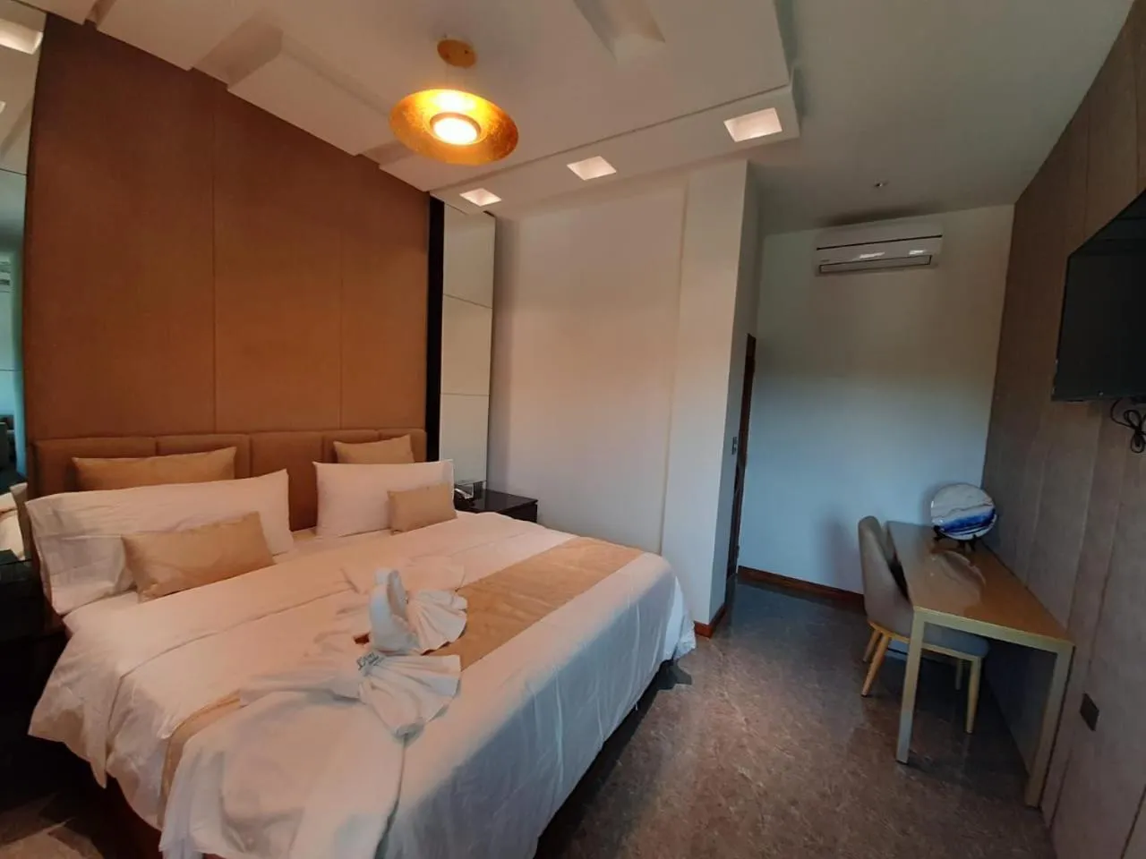 Bedroom in L'ver Hotel