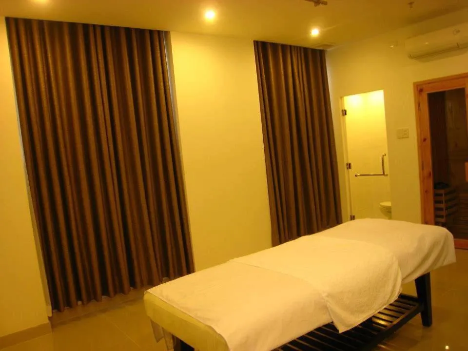 Decorative detail in Apogee Hotel