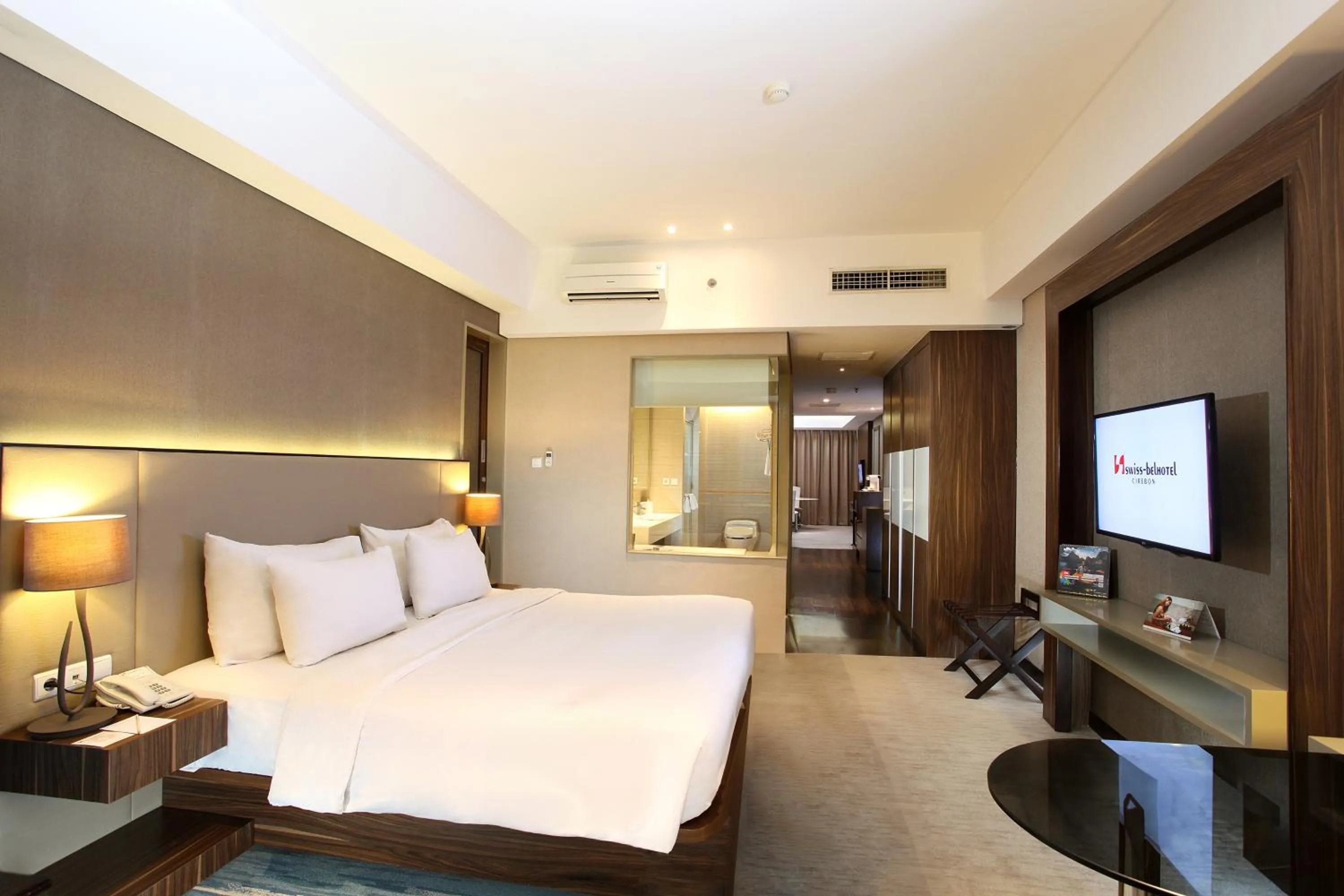 Bedroom, Bed in Swiss-Belhotel Cirebon