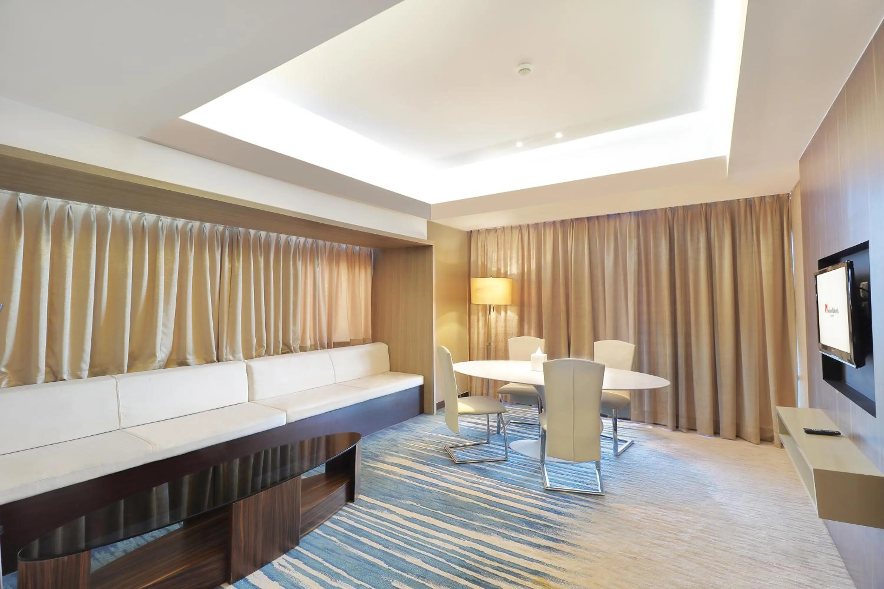 Living room, Bed in Swiss-Belhotel Cirebon