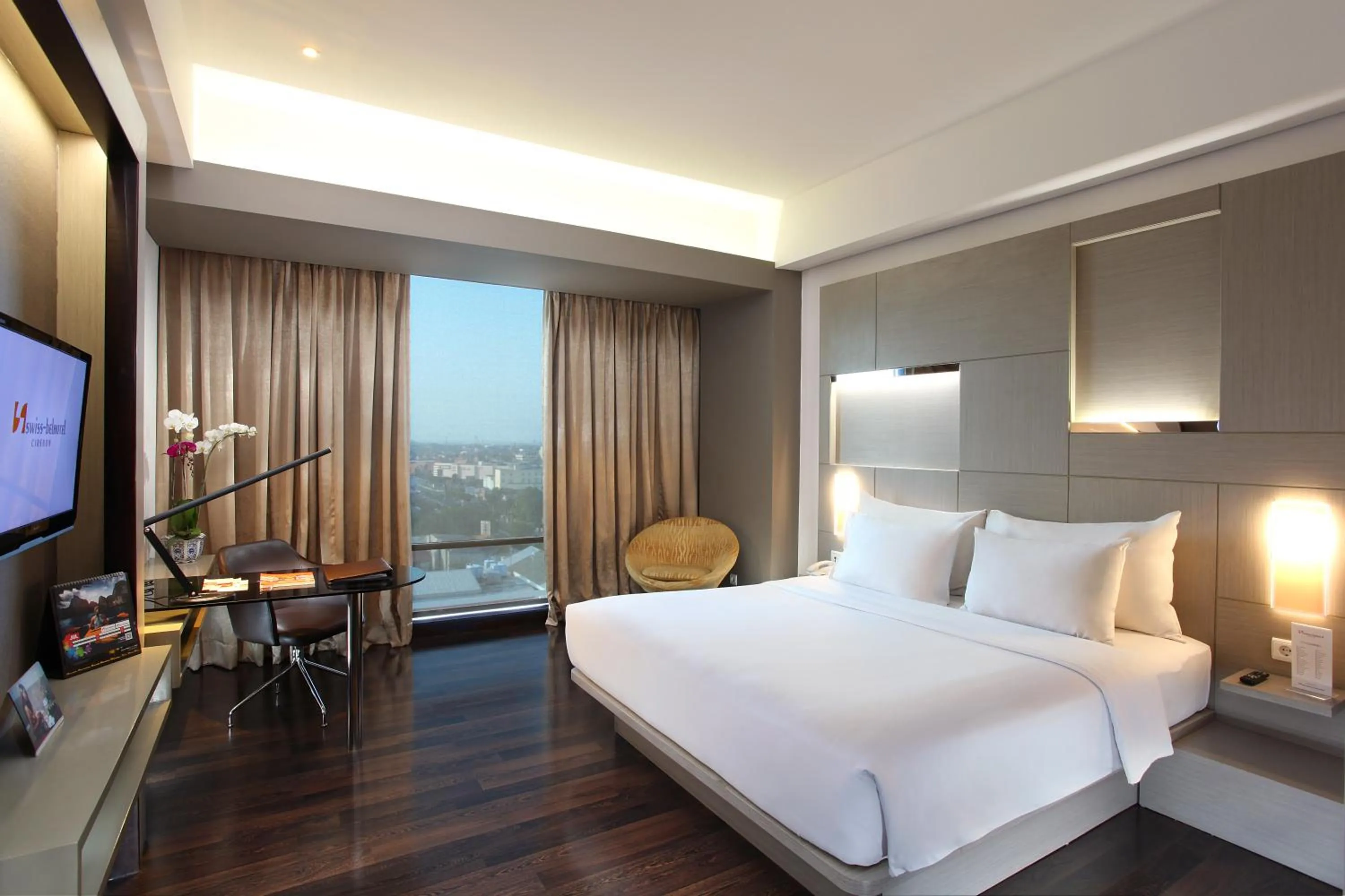 Bedroom, Bed in Swiss-Belhotel Cirebon