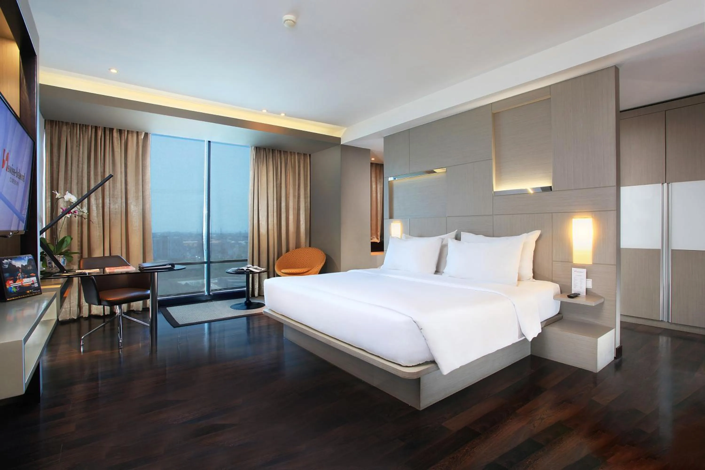 Bedroom, Bed in Swiss-Belhotel Cirebon