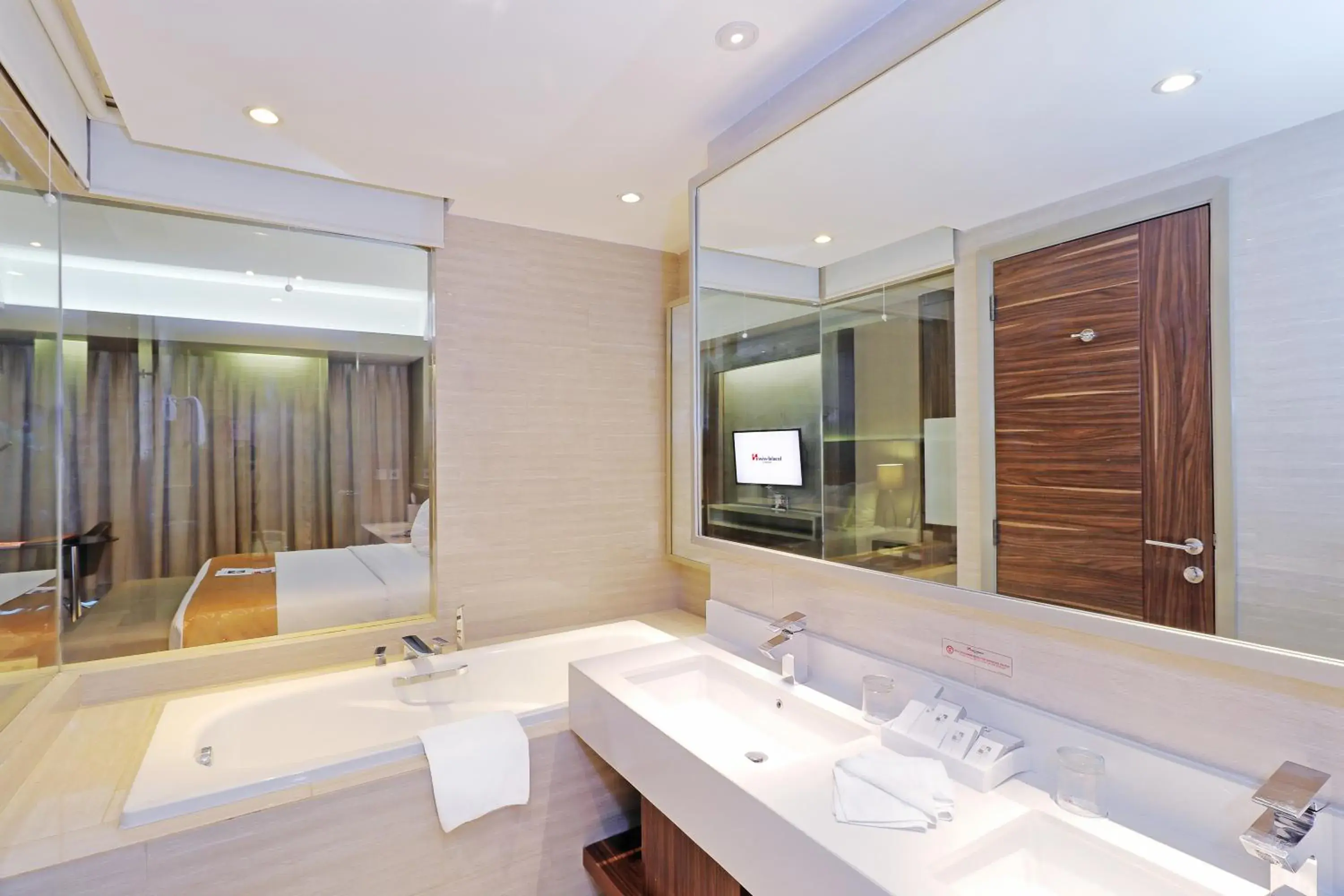 Bathroom in Swiss-Belhotel Cirebon Bathroom in Swiss-Belhotel Cirebon