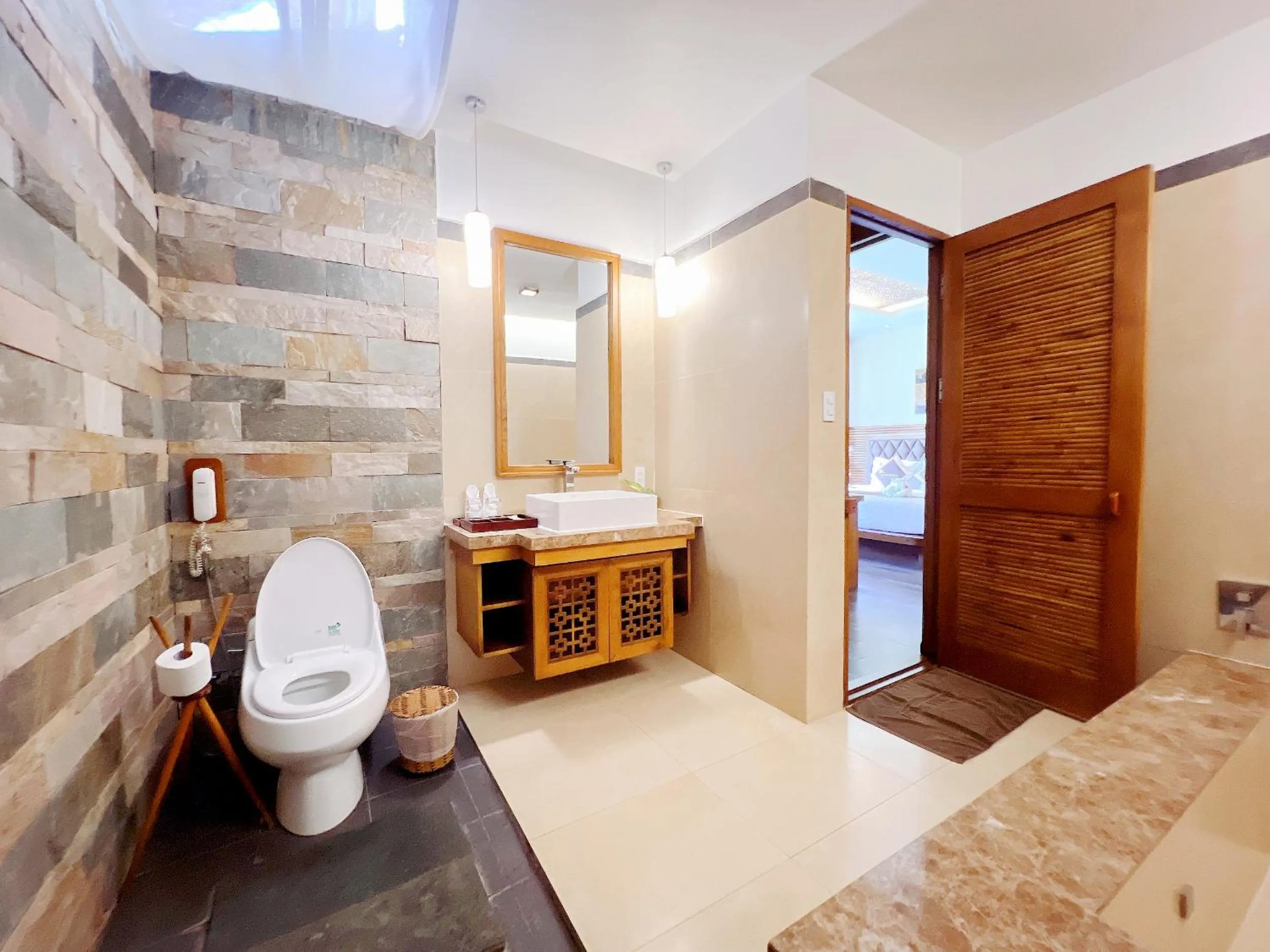 Shower in Aroma Beach Resort and Spa