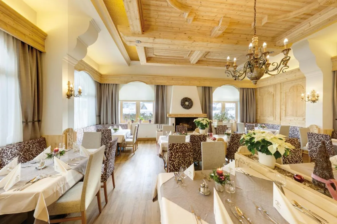 Restaurant/places to eat in Hotel Goldene Rose