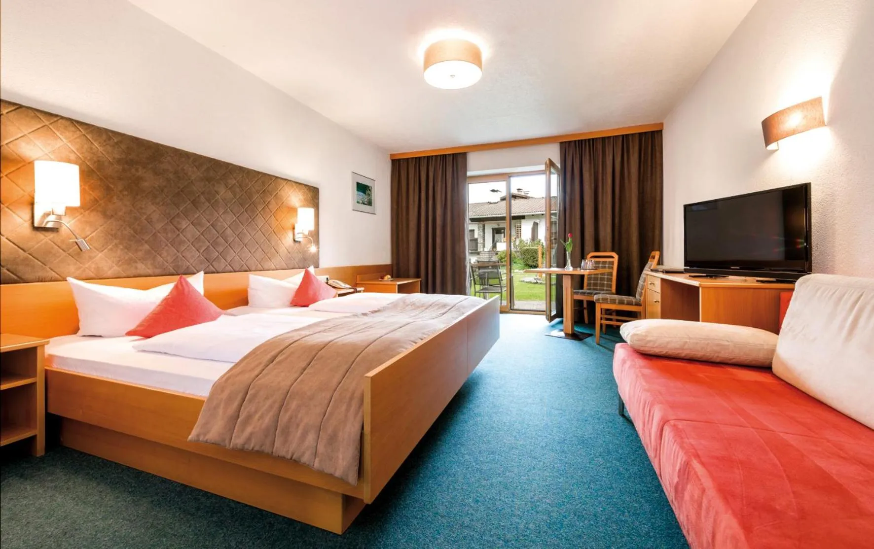 Photo of the whole room, Bed in Hotel Goldene Rose