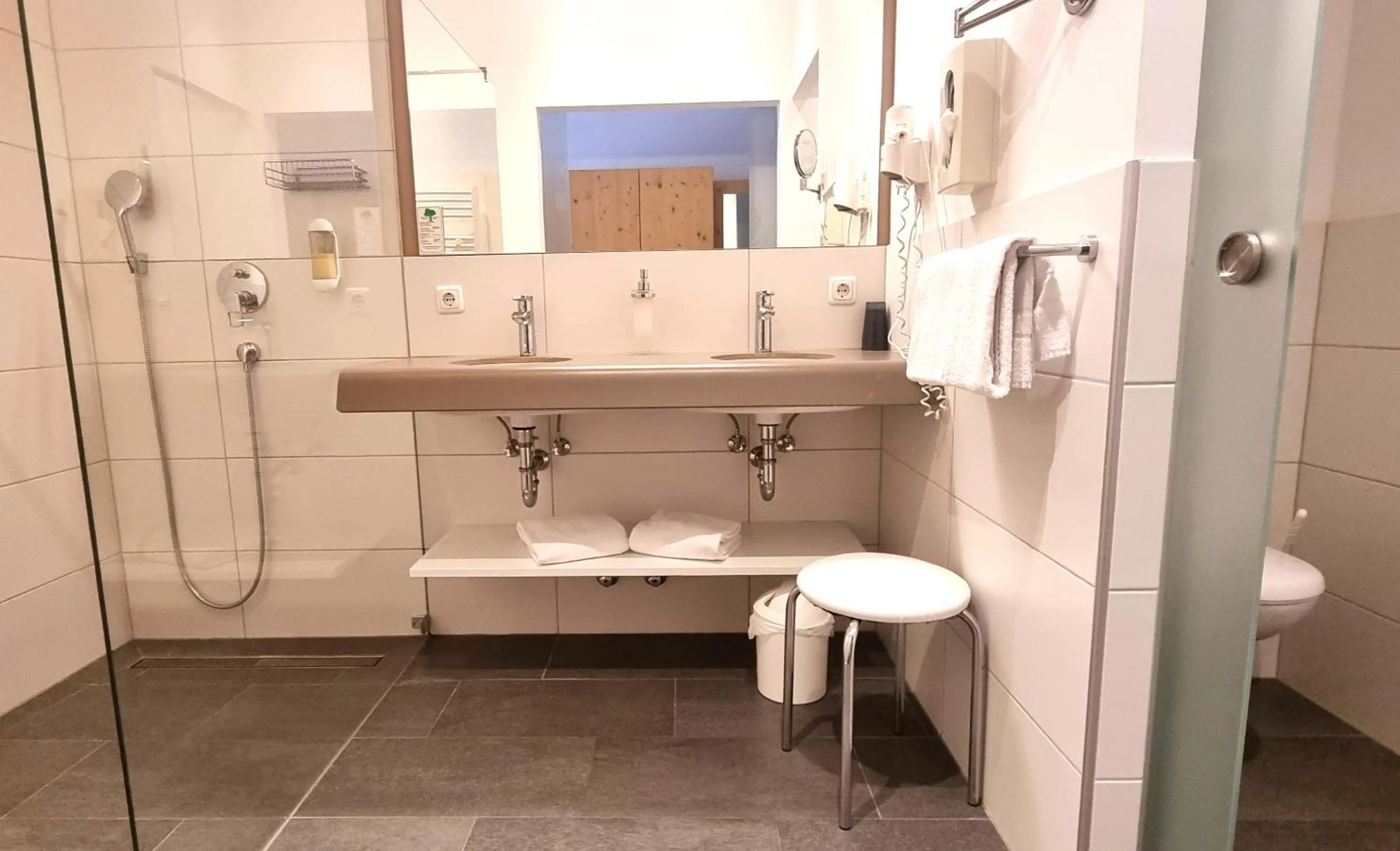 Bathroom in Hotel Goldene Rose