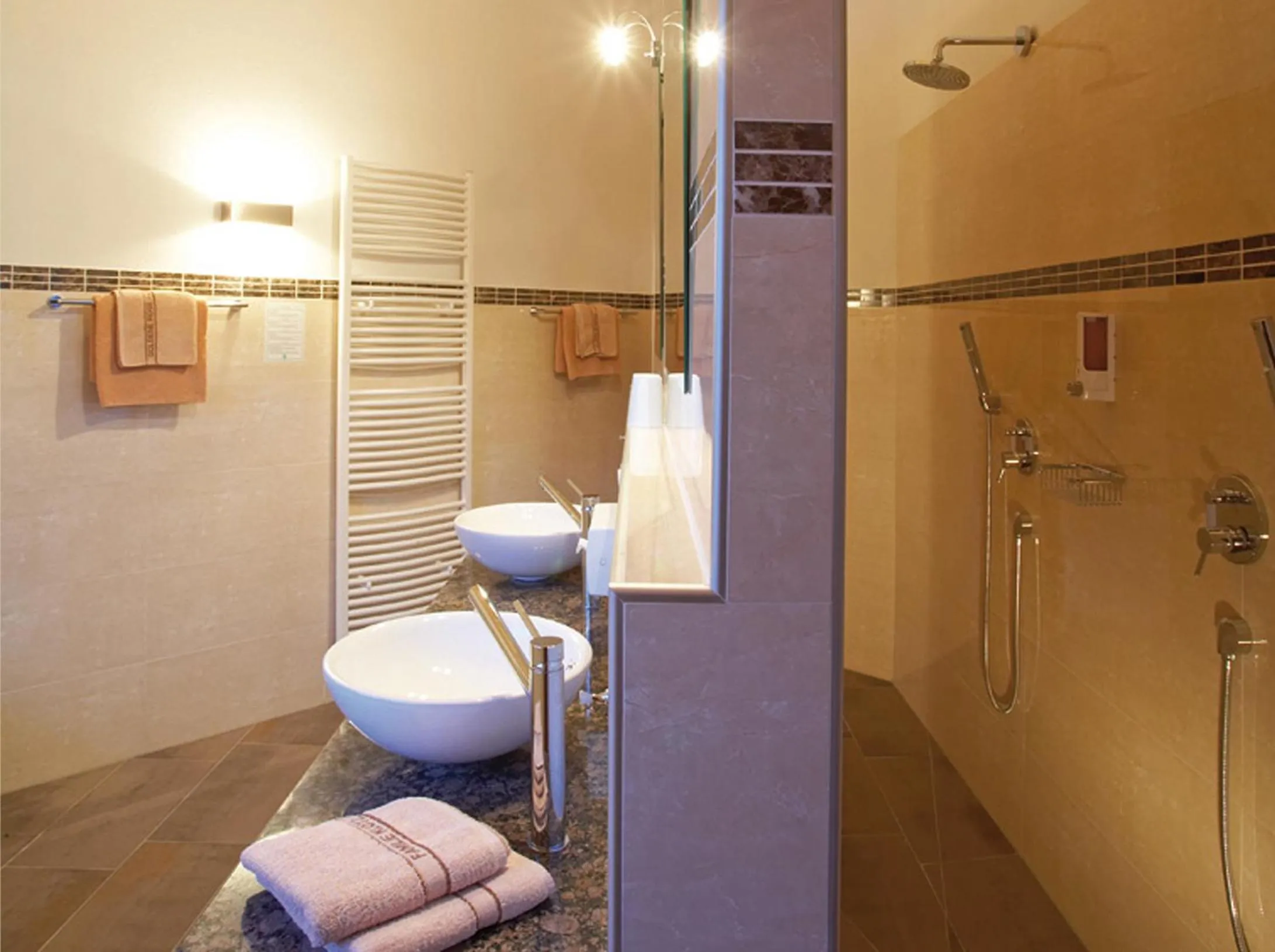 Bathroom in Hotel Goldene Rose