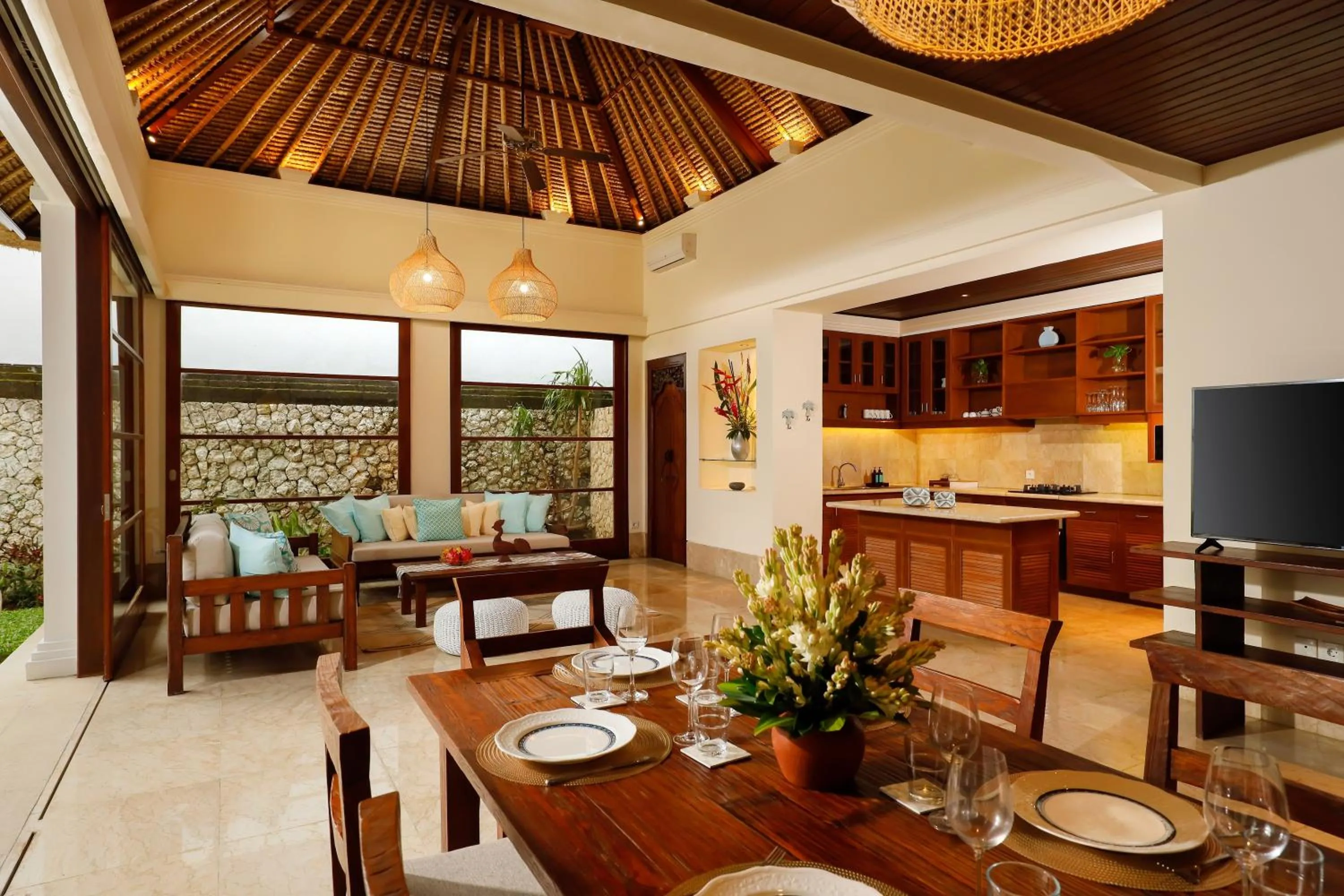 Living room in Jimbaran Beach Villas by Nakula