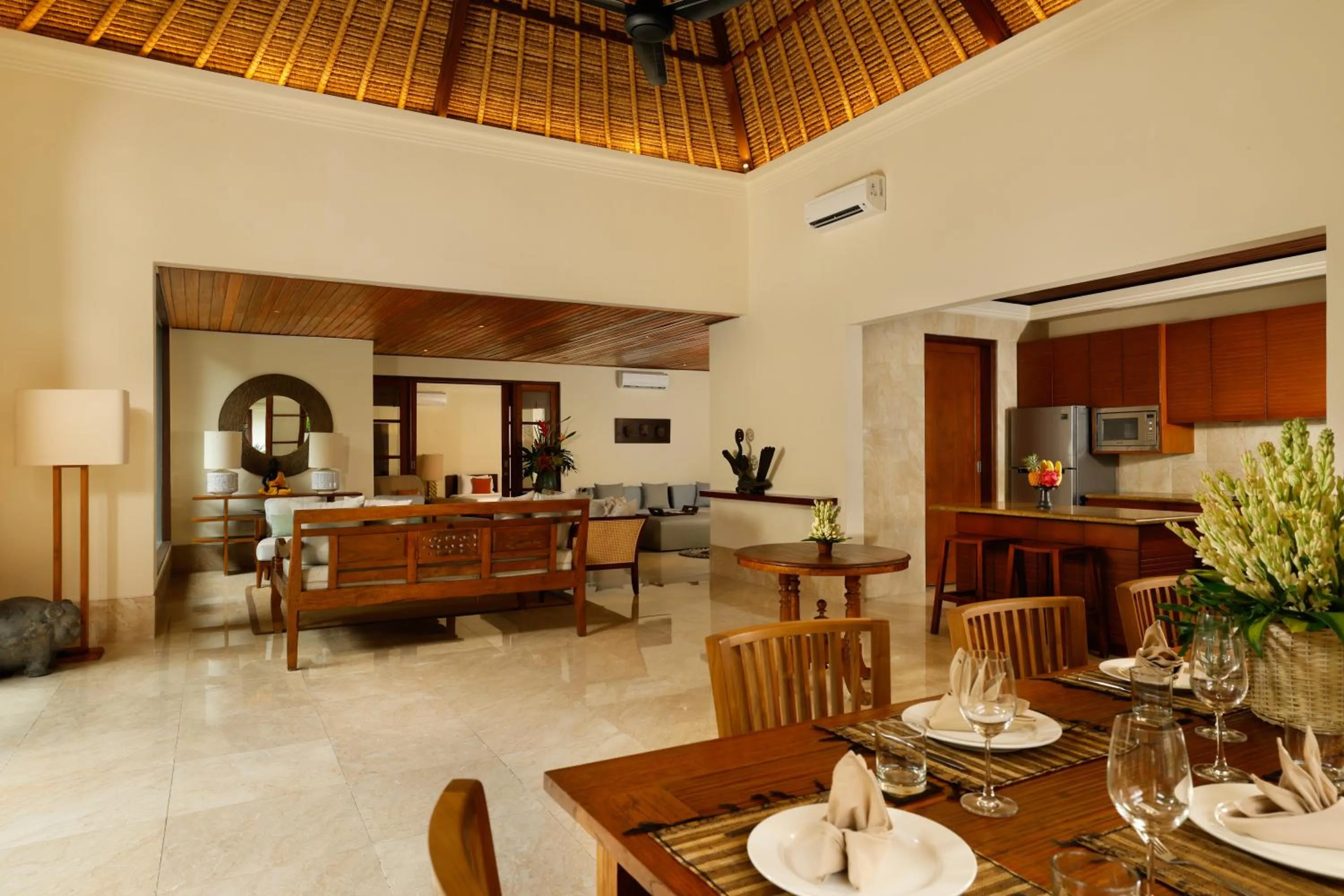 Dining area in Jimbaran Beach Villas by Nakula