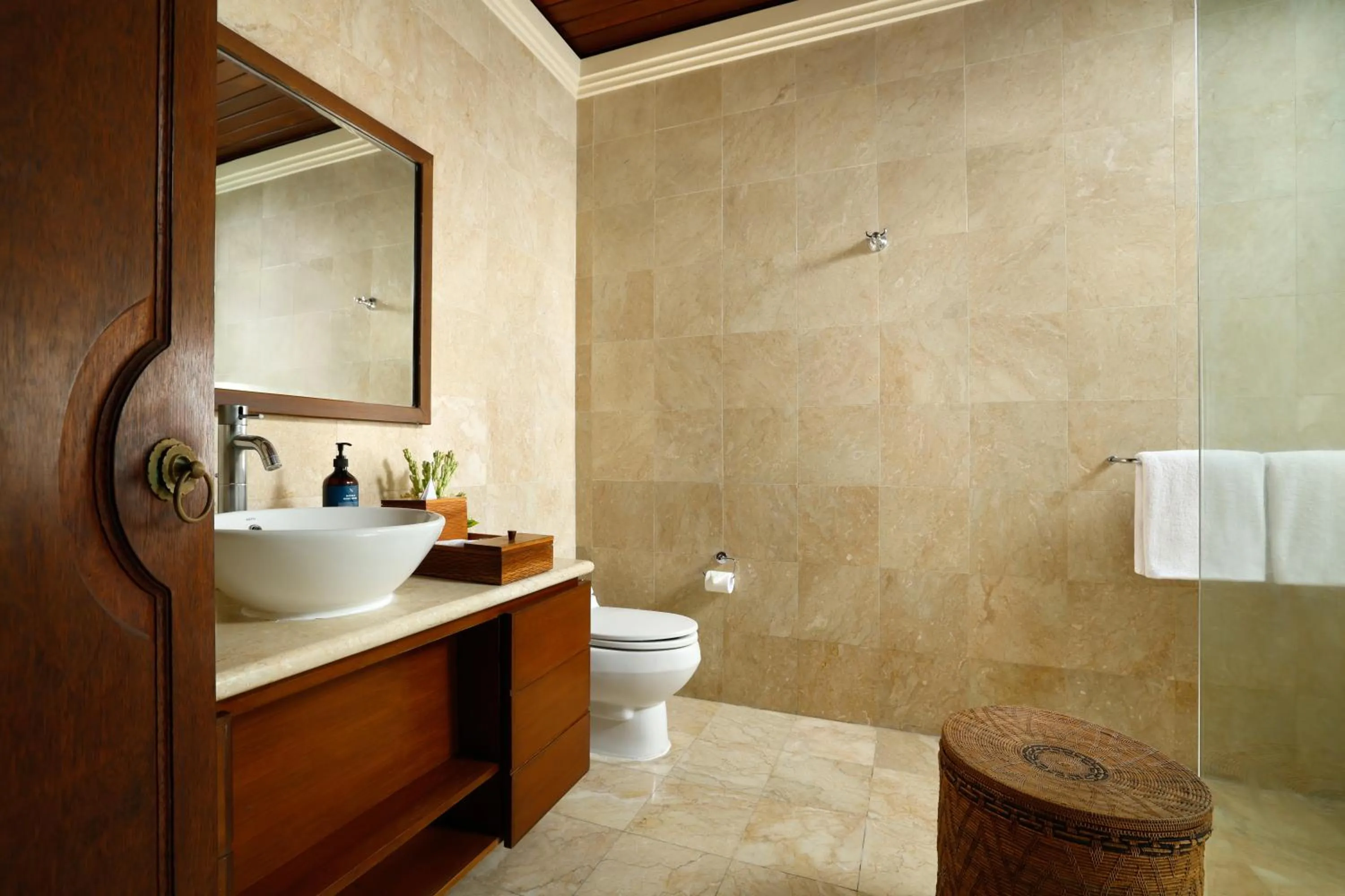 Toilet in Jimbaran Beach Villas by Nakula