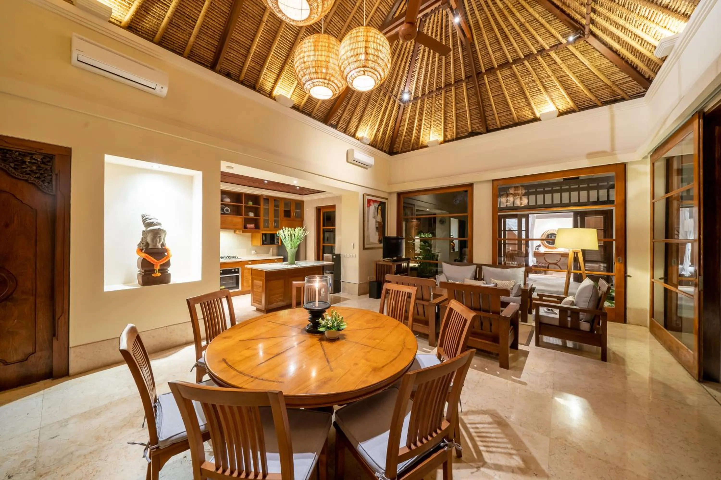 Dining area in Jimbaran Beach Villas by Nakula