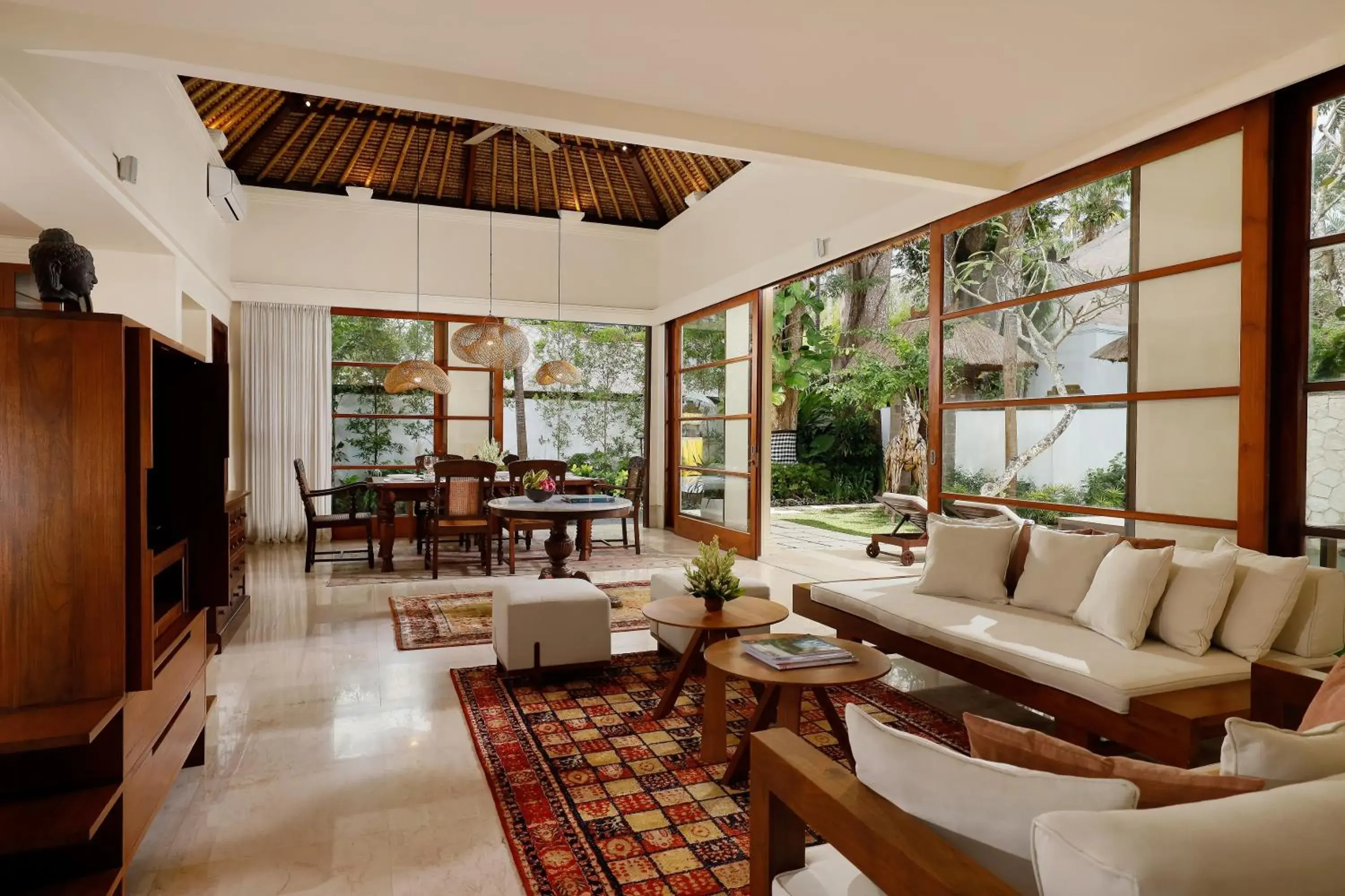 Living room in Jimbaran Beach Villas by Nakula Living room in Jimbaran Beach Villas by Nakula