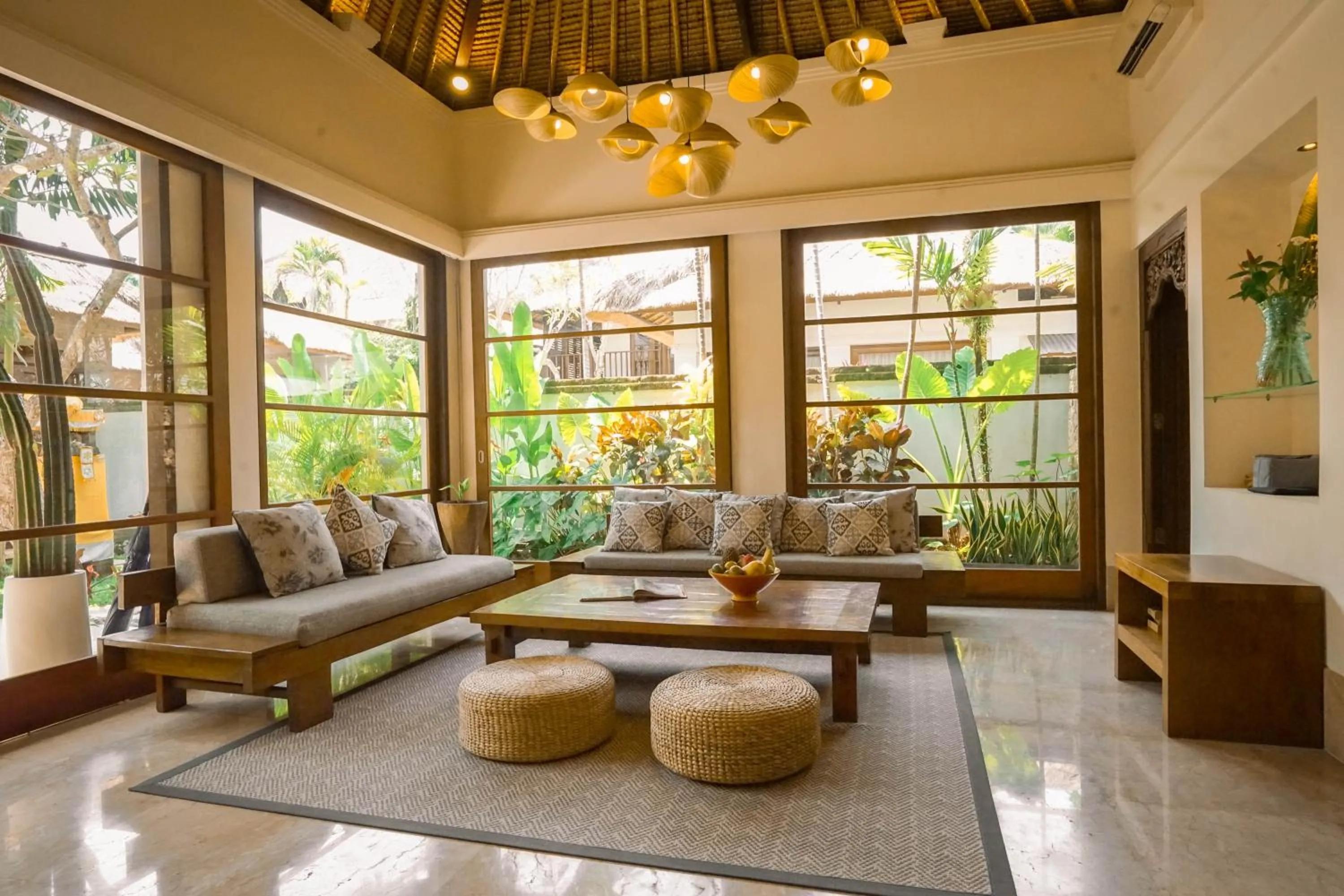 Living room in Jimbaran Beach Villas by Nakula