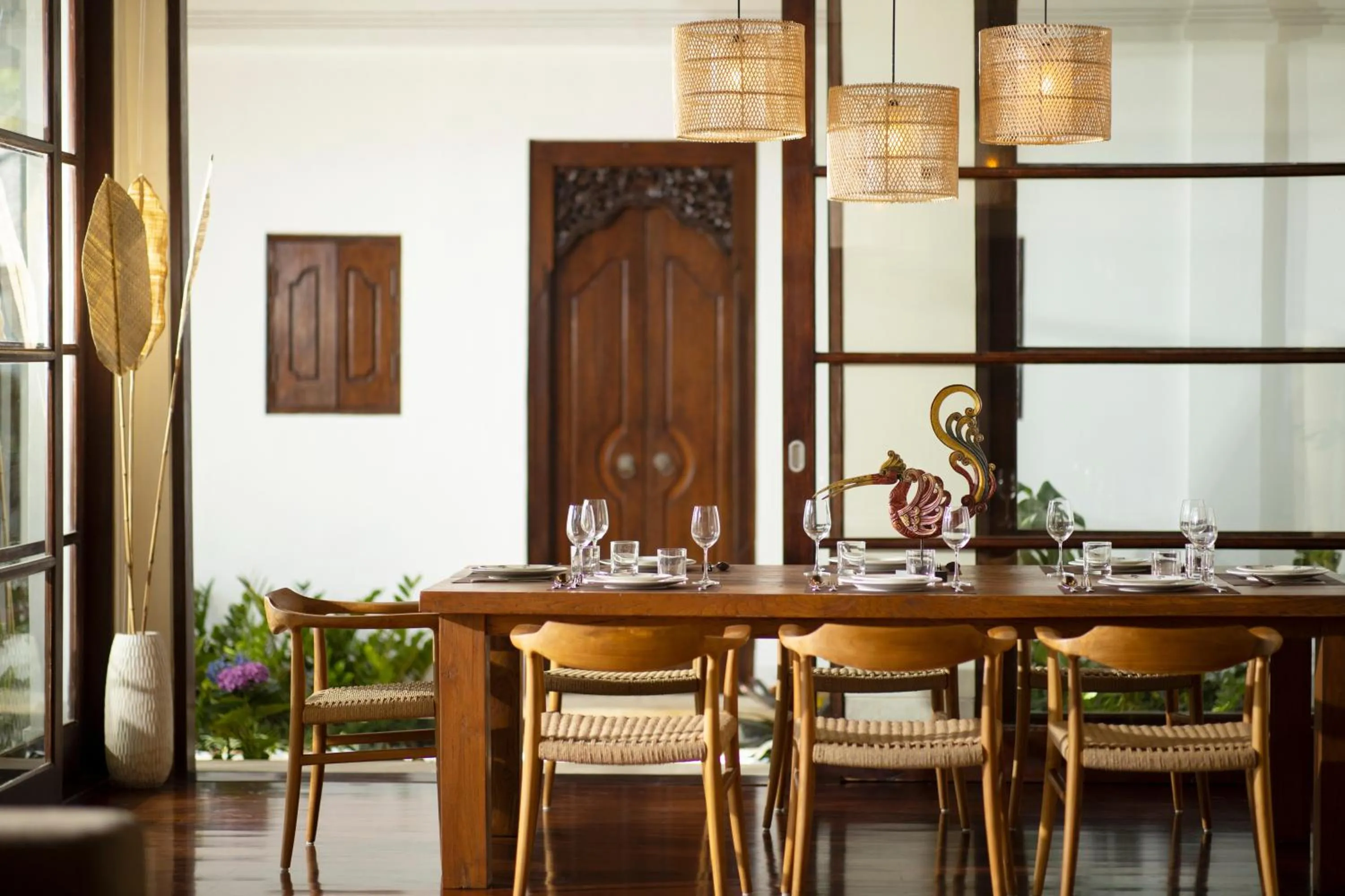 Dining area in Jimbaran Beach Villas by Nakula