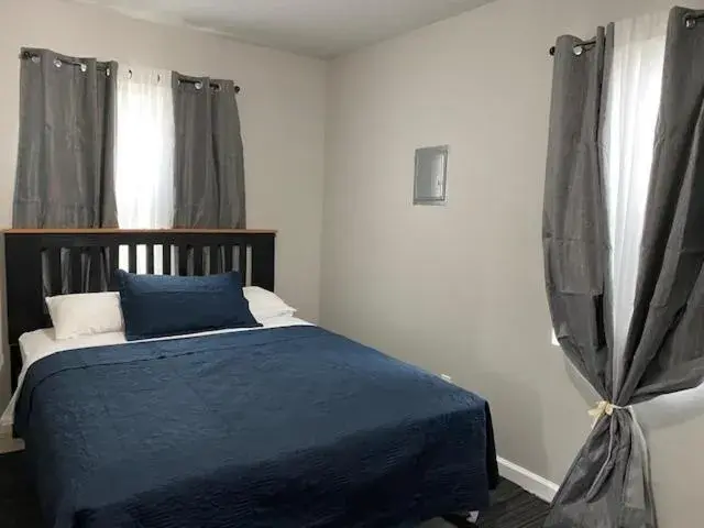 Queen Studio in Rockwood Resort Motel Queen Studio in Rockwood Resort Motel