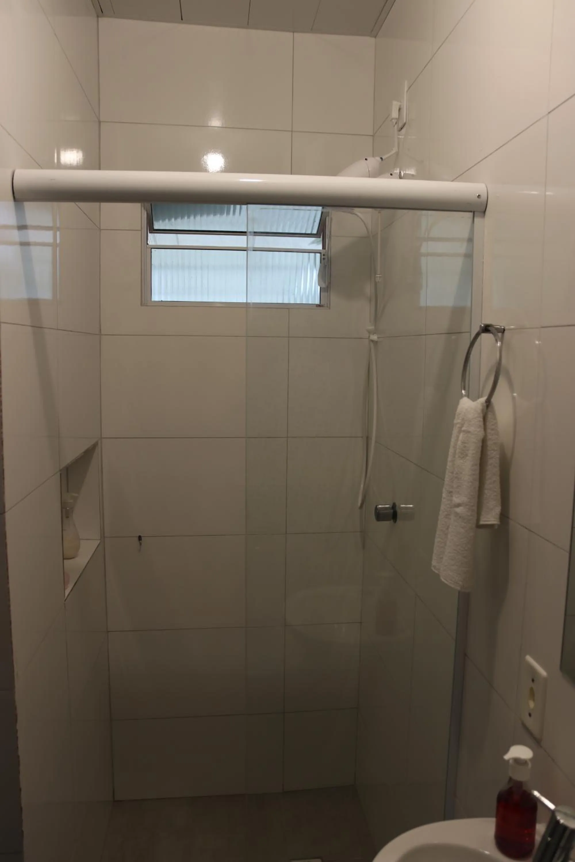 Shower in Pousada Executiva SolRiso Aeroporto Florianópolis