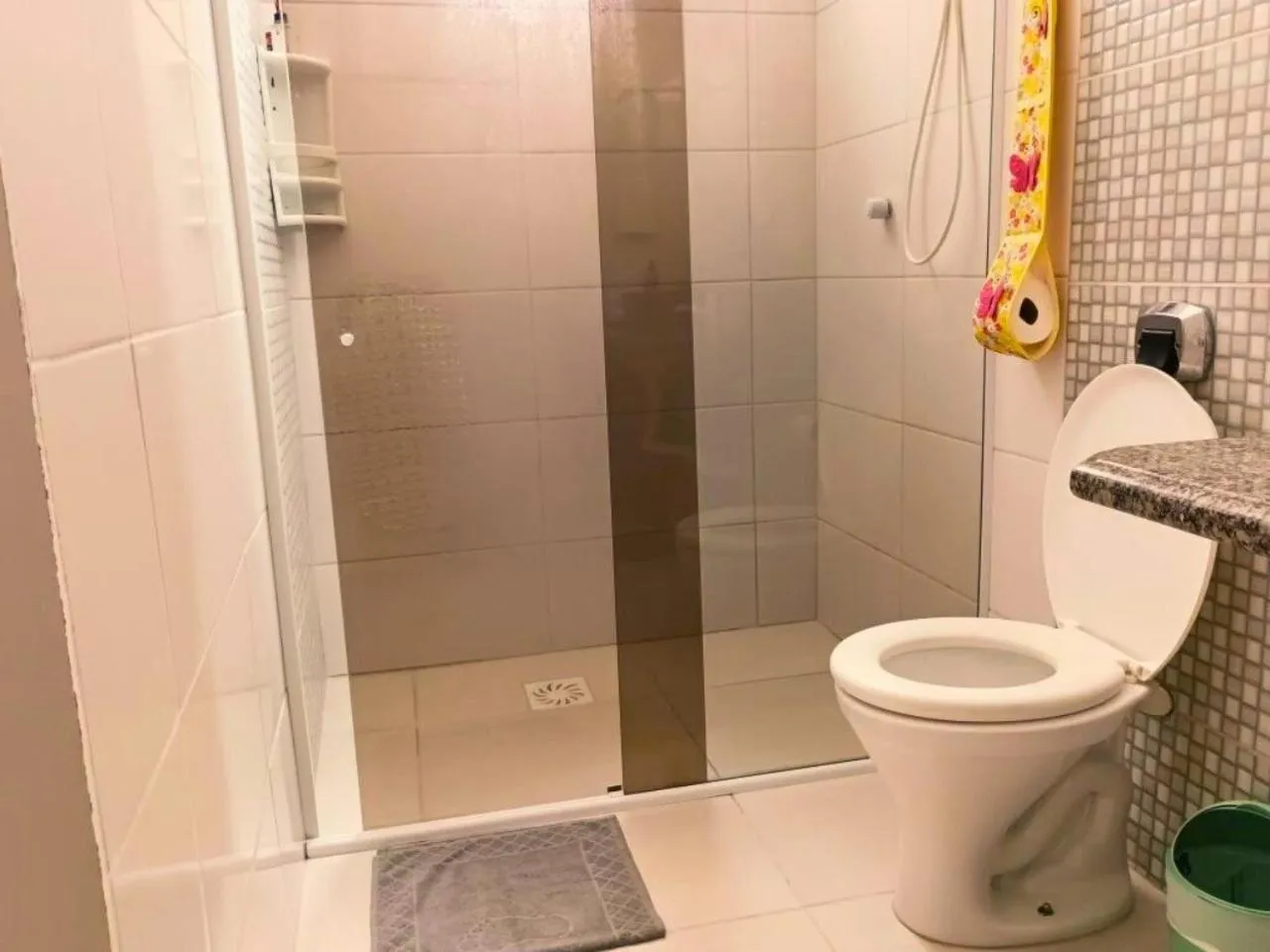 Shower in Pousada Executiva SolRiso Aeroporto Florianópolis