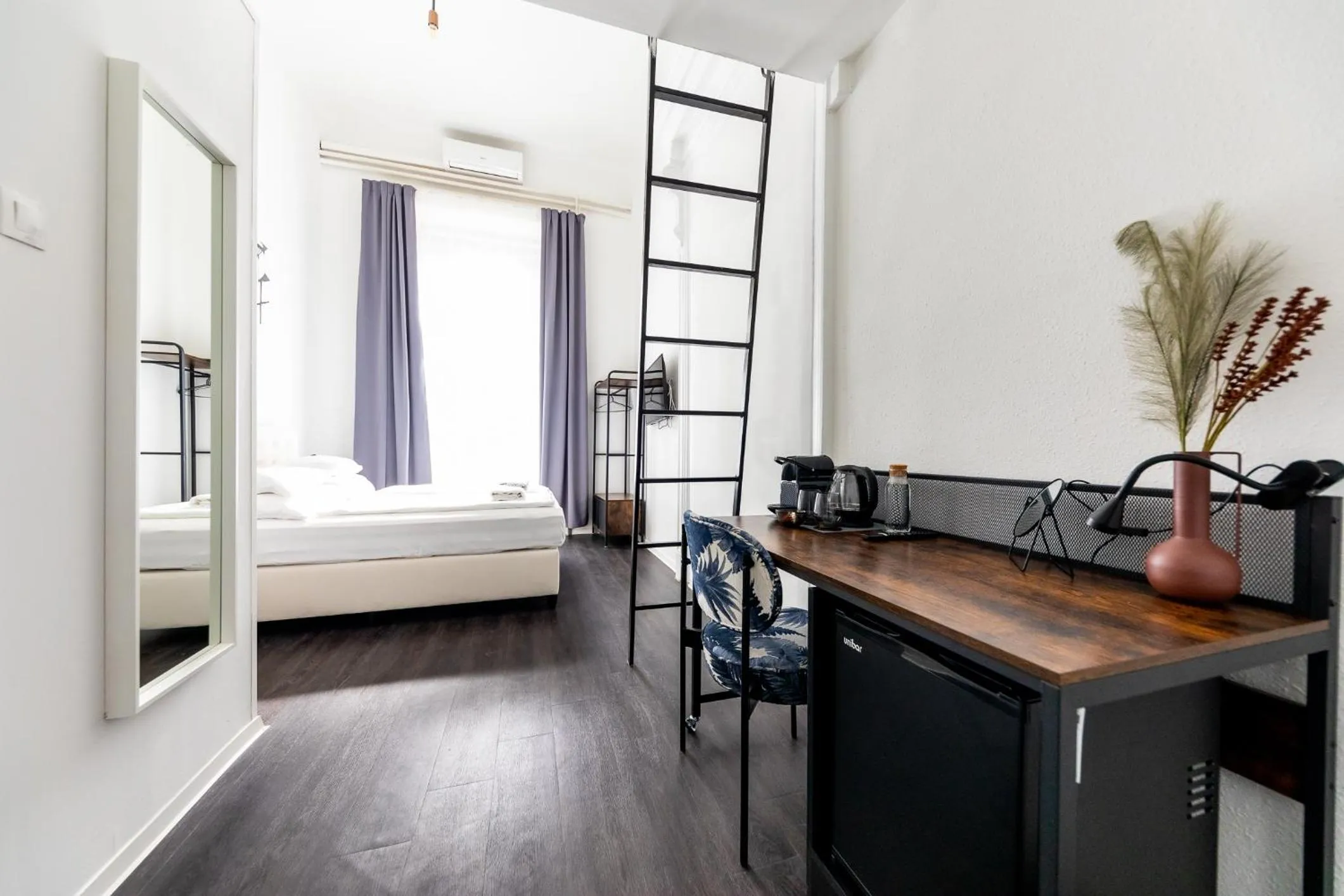 Decorative detail in Adagio Hostel Basilica