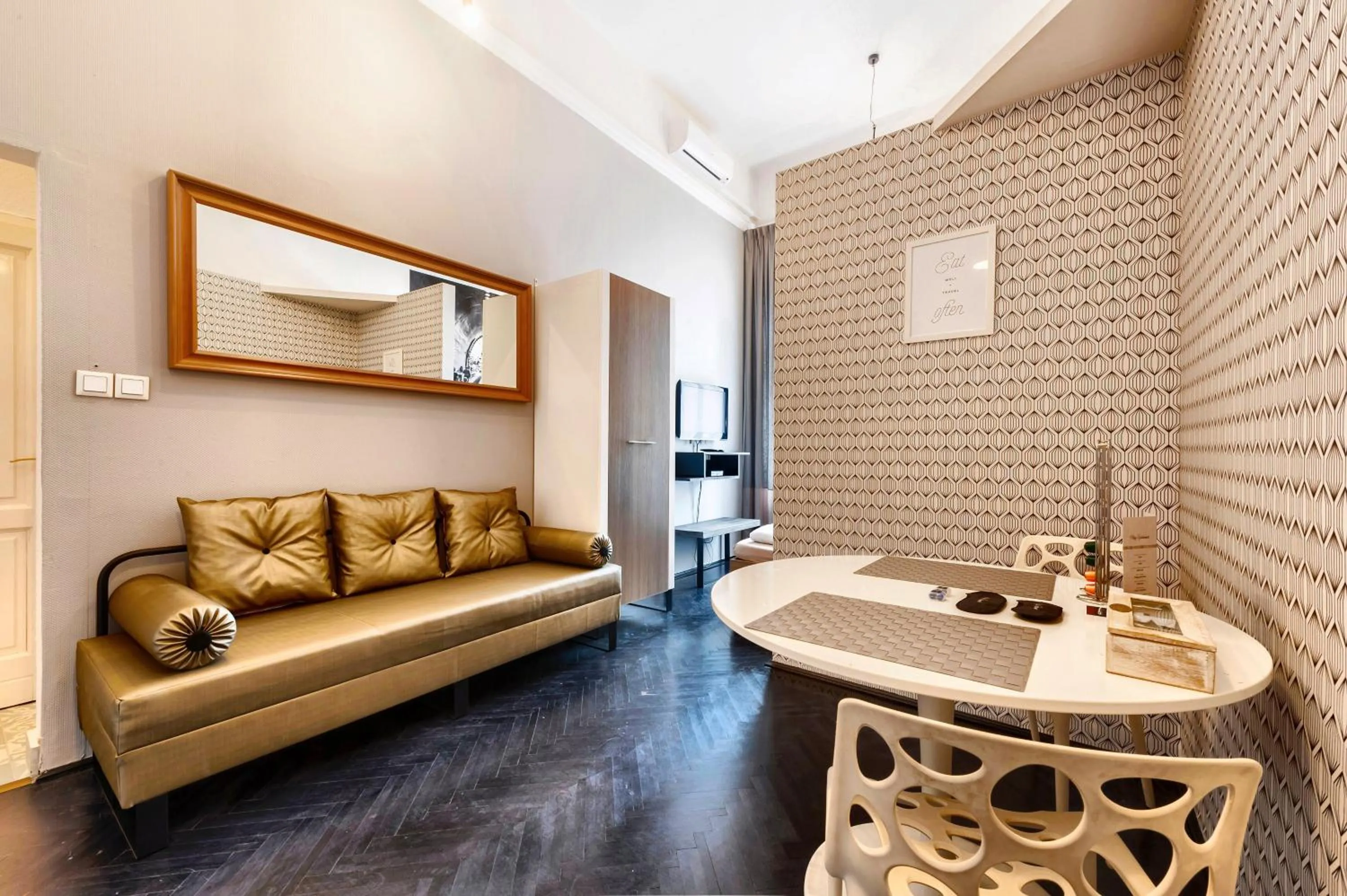 Dining area in Adagio Hostel Basilica