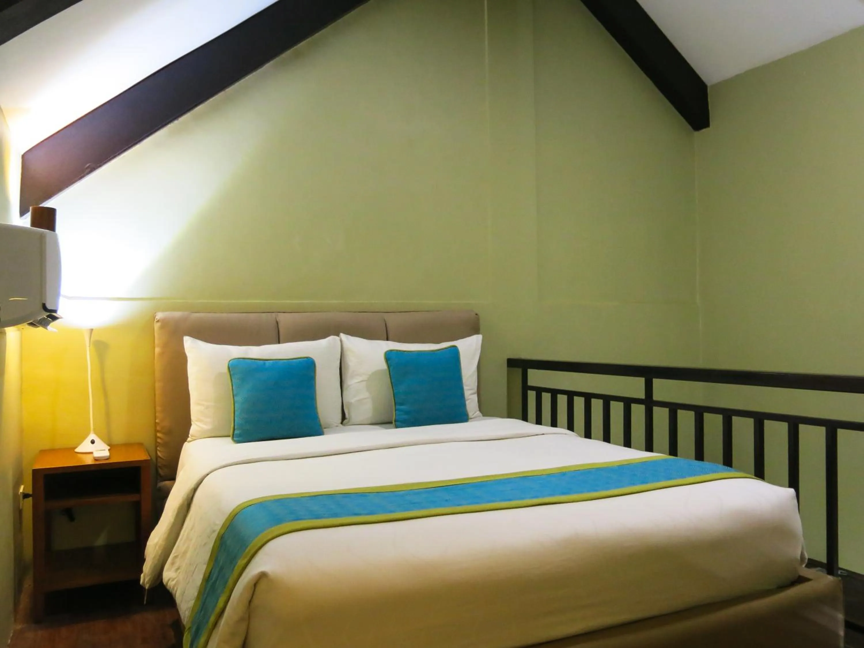 Bed in Boracay Haven Resort