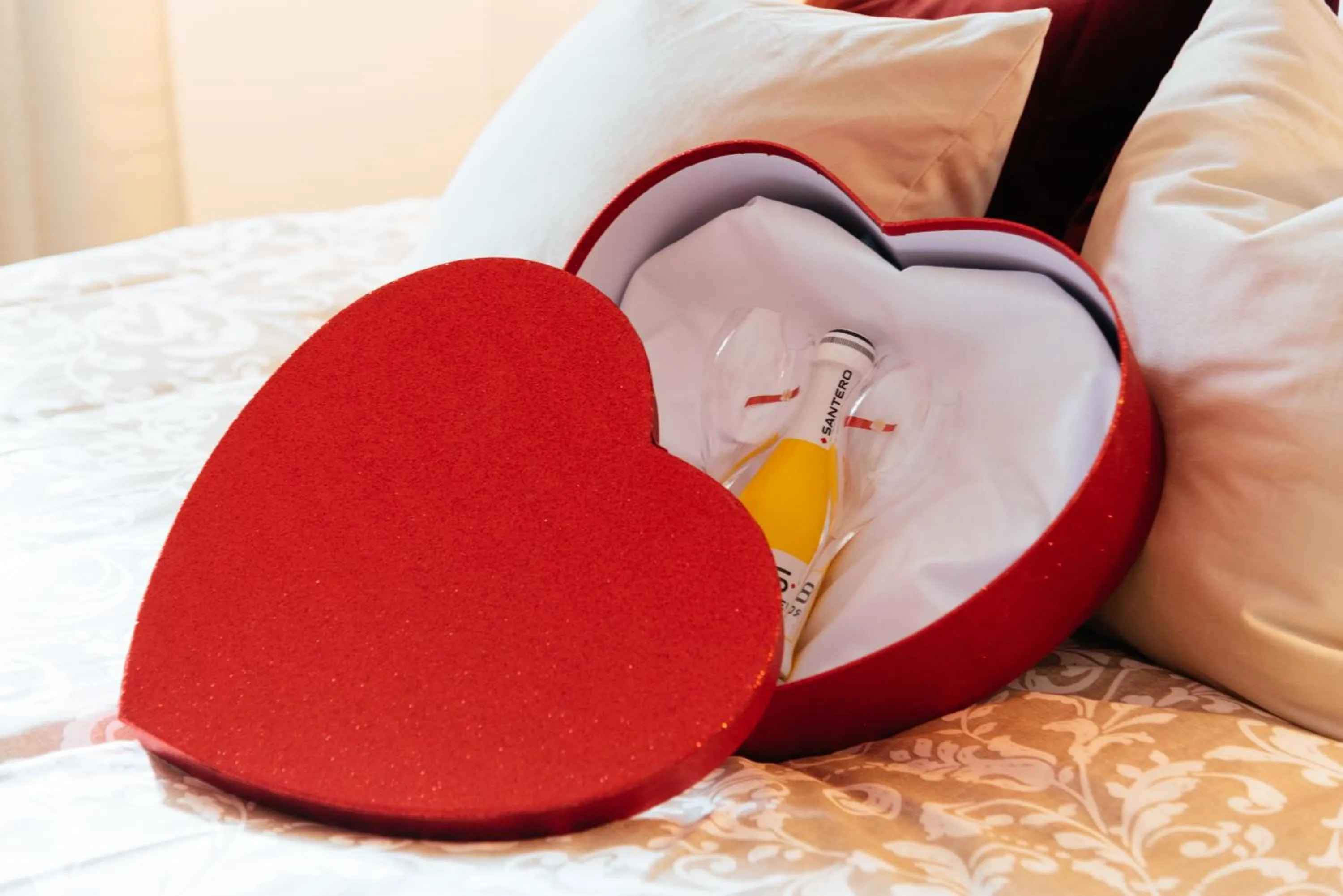 Drinks, Bed in Casa Aragona b&b