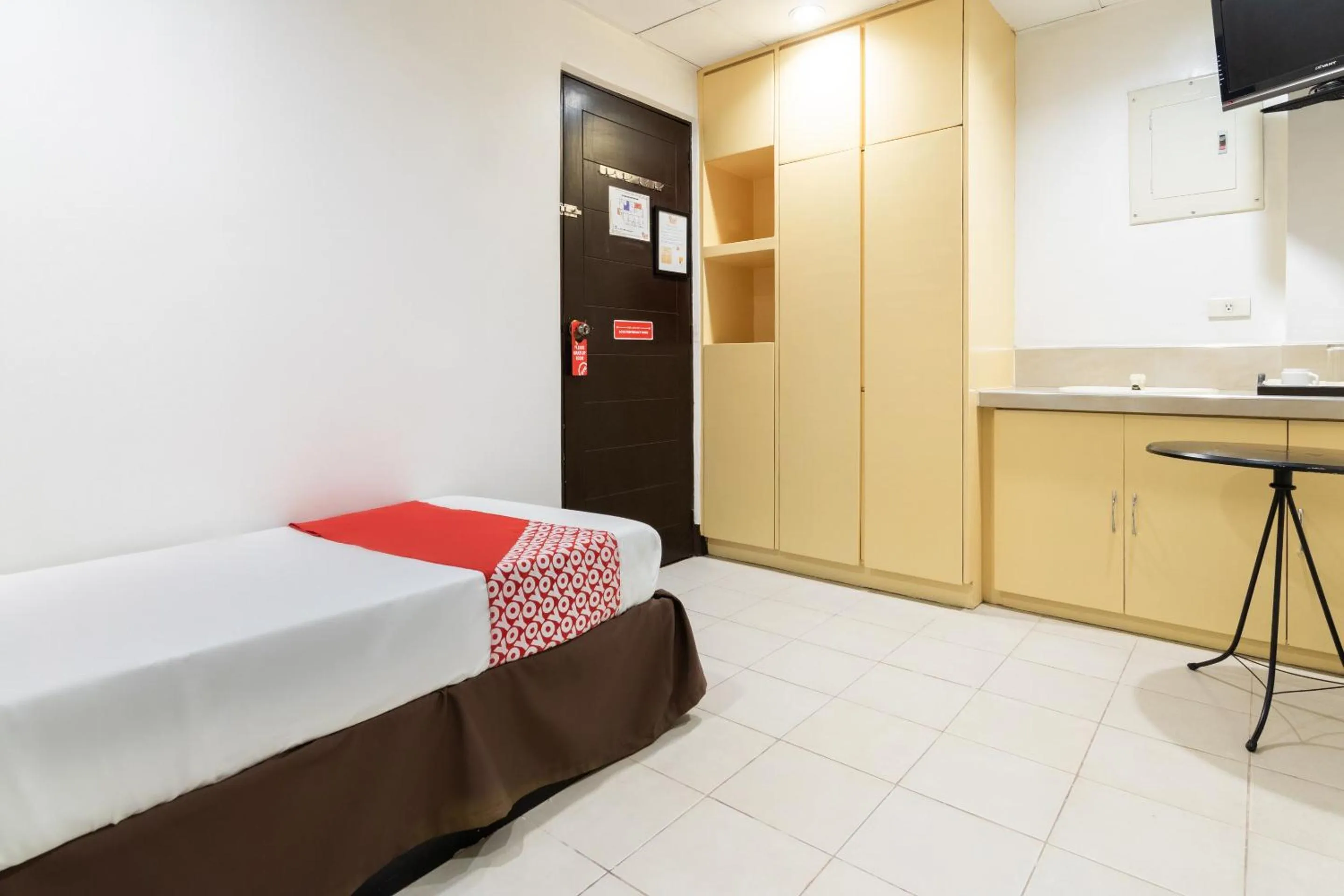 Facade/entrance, Bed in Orange Nest Hotel