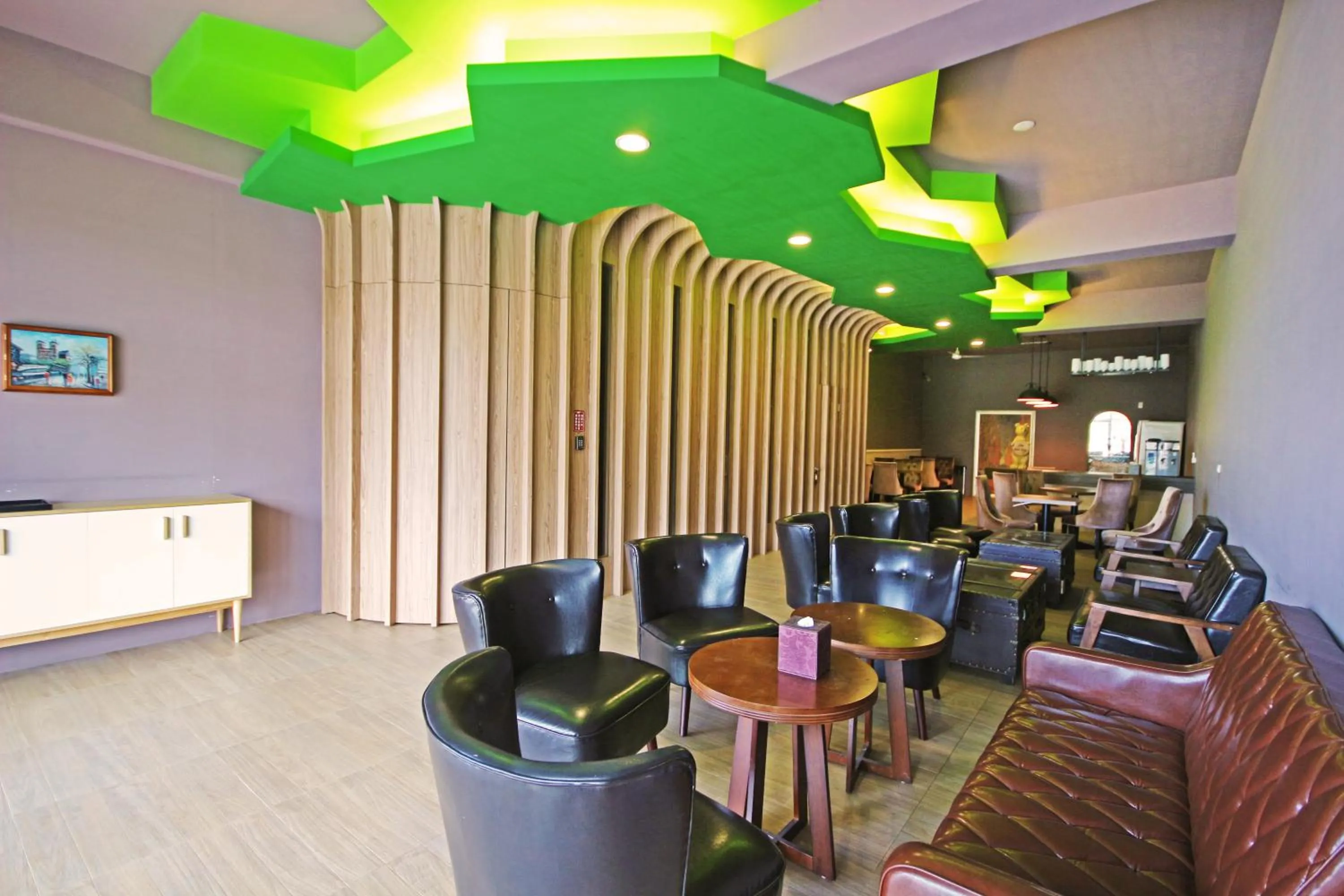 Lounge or bar in Fun Trip - Little Castle & Oscar B&B