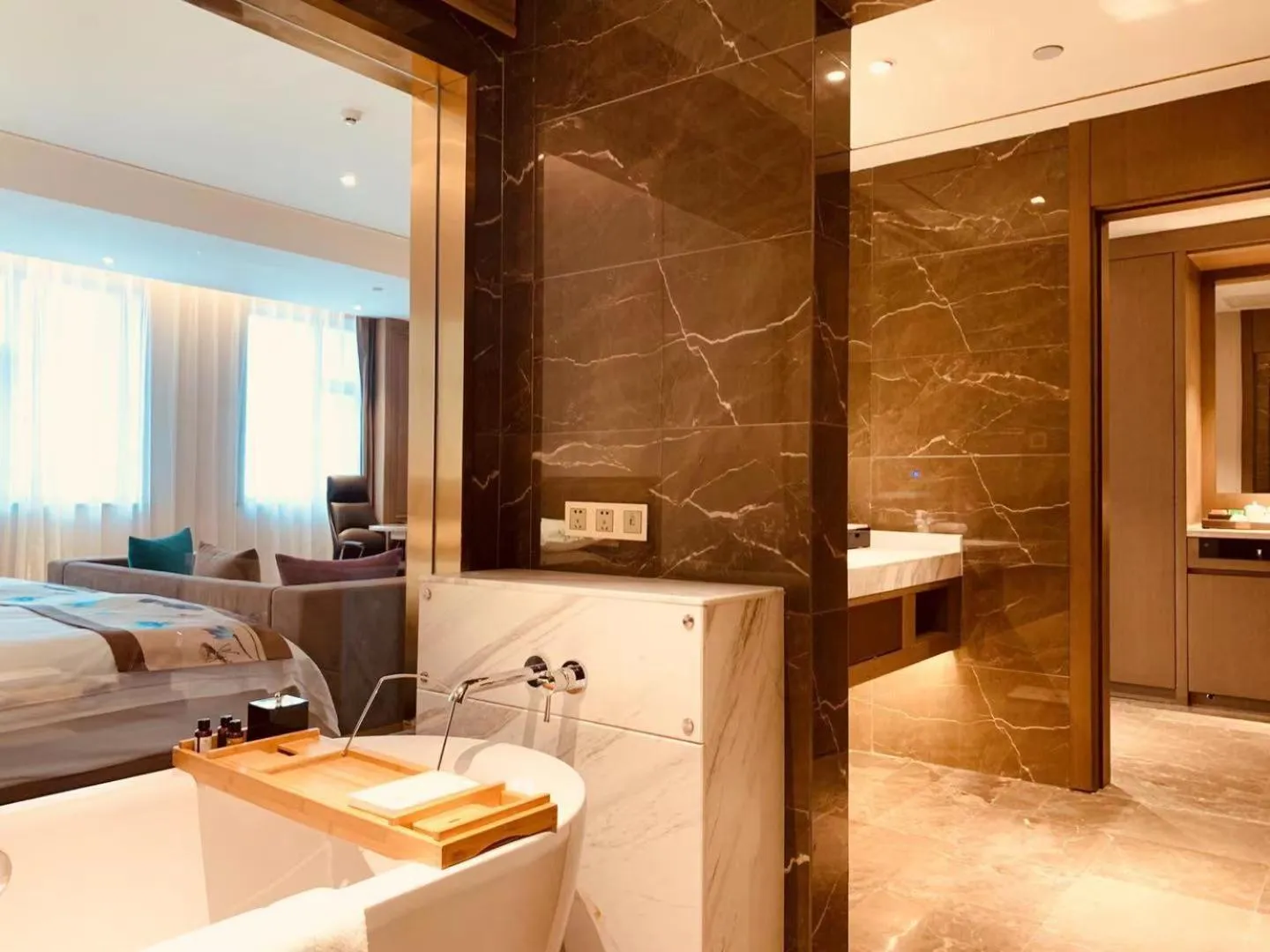 Baoying Jinling Hotel