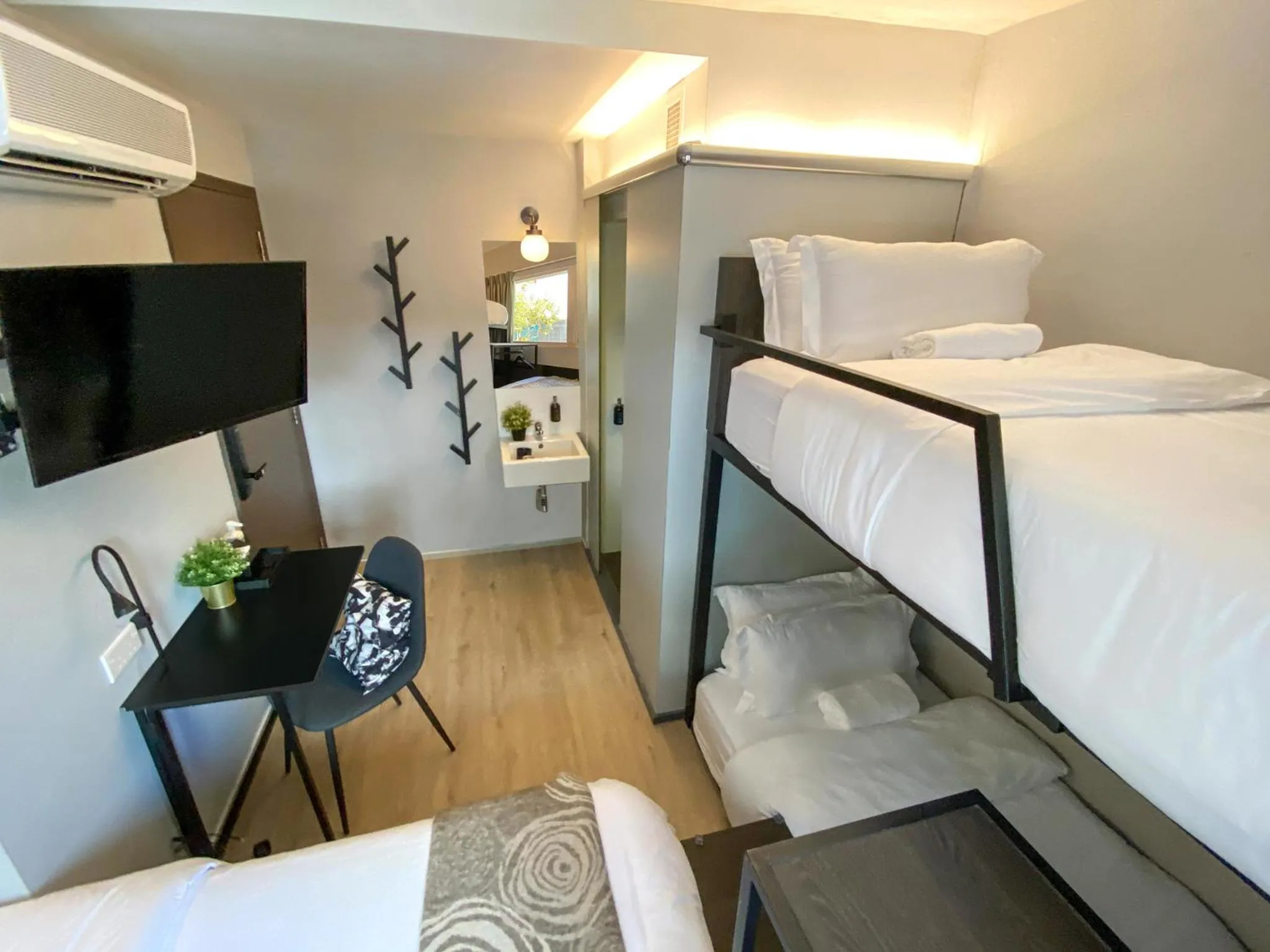 Bed in ST Signature Bugis Beach, SHORT OVERNIGHT, 12 Hours, check in 7PM or 9PM