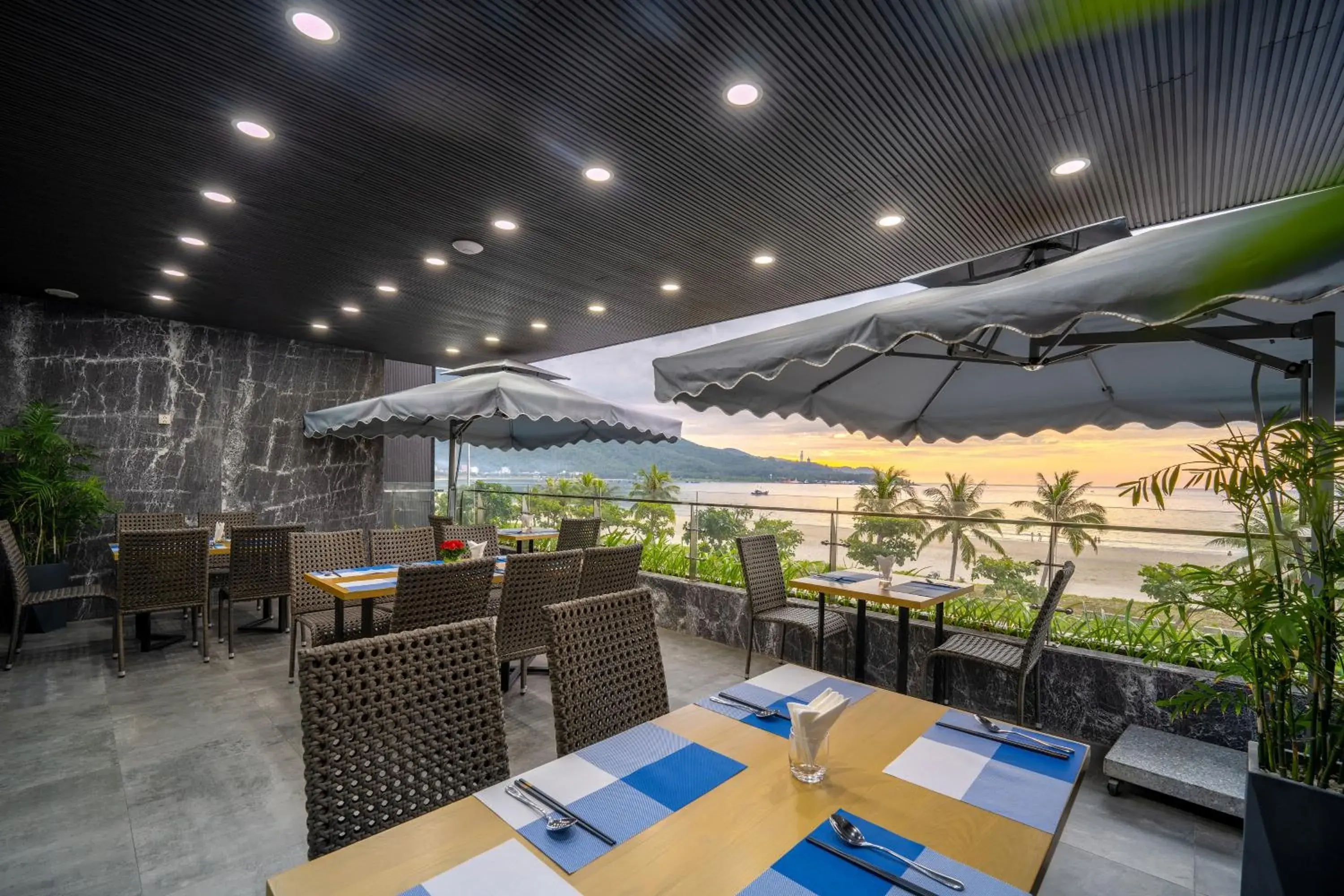 Restaurant/places to eat in Nguyen Gia Hotel Restaurant/places to eat in Nguyen Gia Hotel