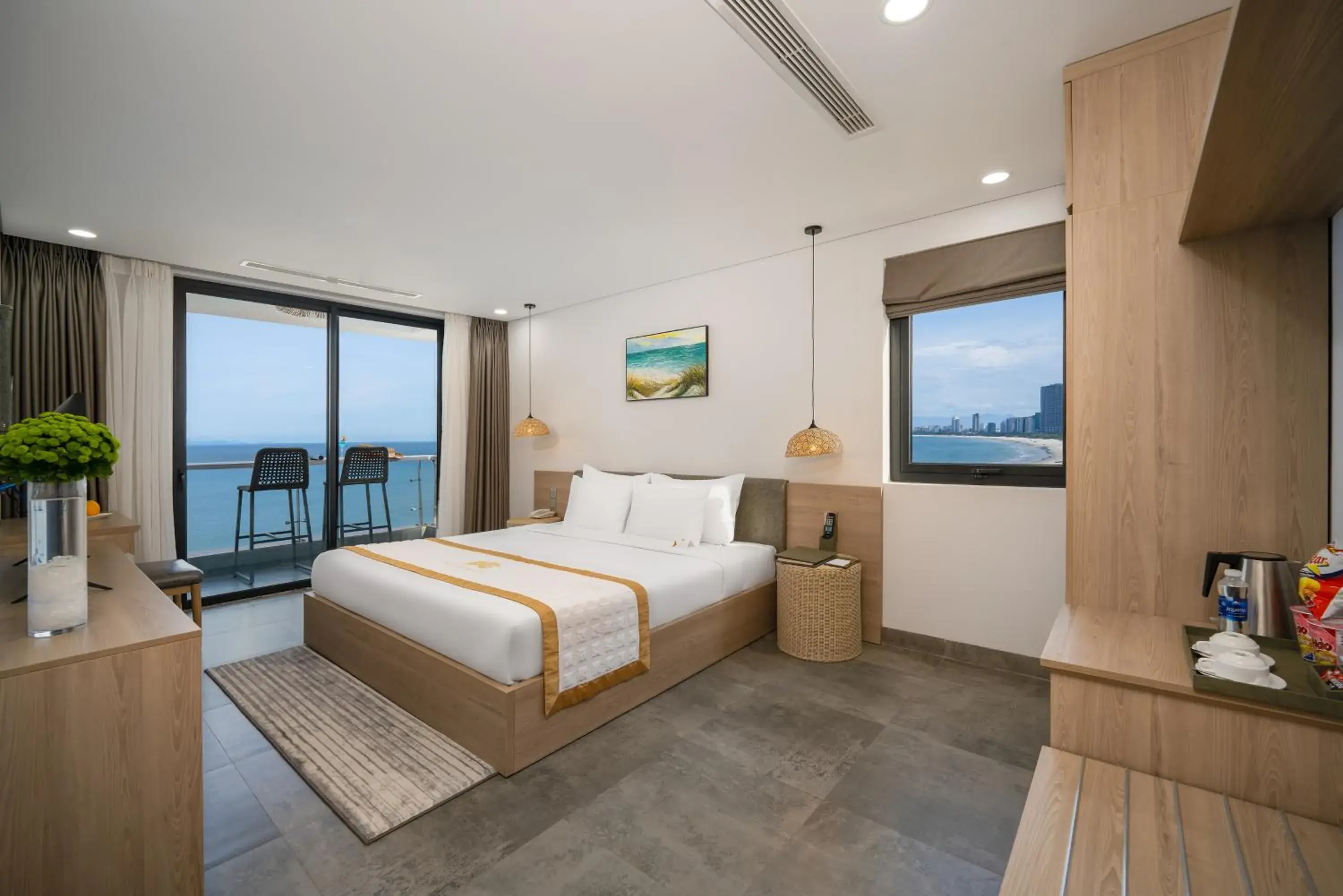 Premier King Room with Balcony and Ocean View in Nguyen Gia Hotel Premier King Room with Balcony and Ocean View in Nguyen Gia Hotel