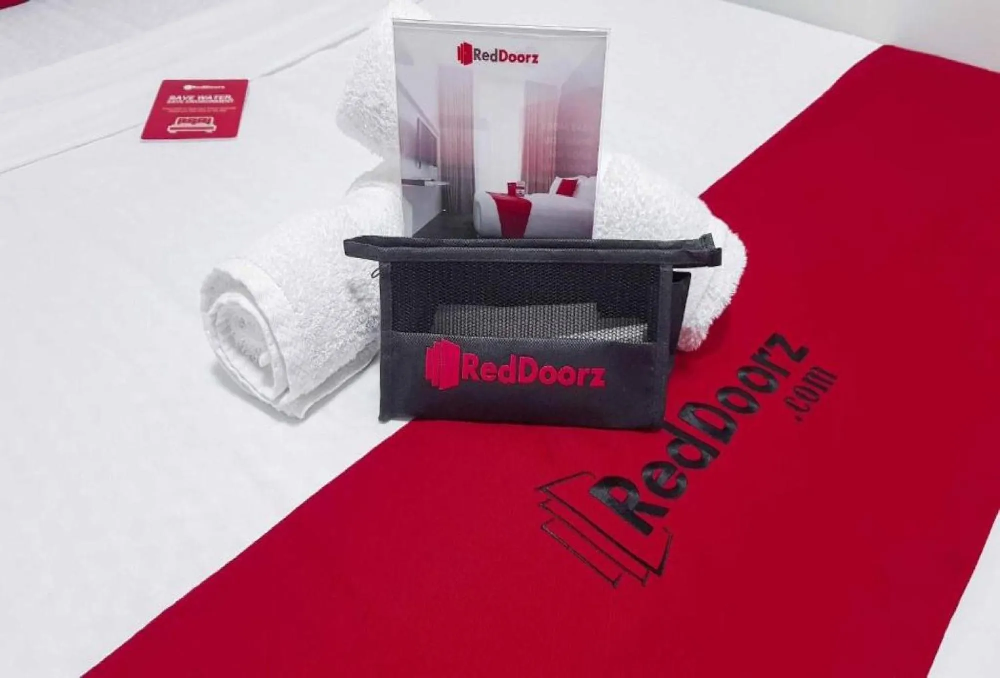 Bed in RedDoorz Plus @ Lhexlyn Resort San Narciso