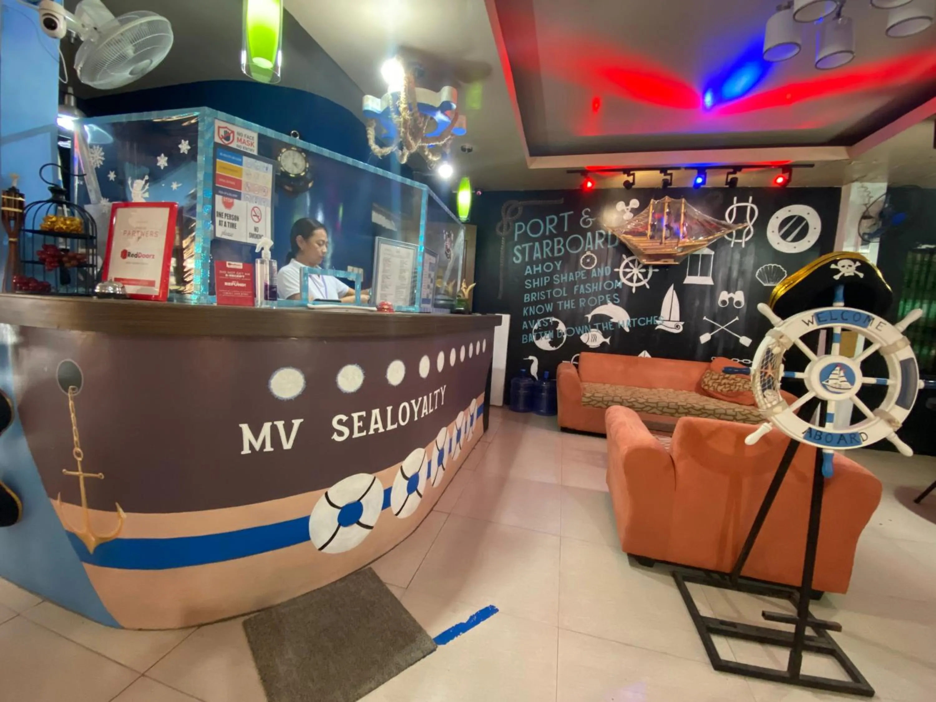 Lobby or reception in RedDoorz Plus @ Lhexlyn Resort San Narciso