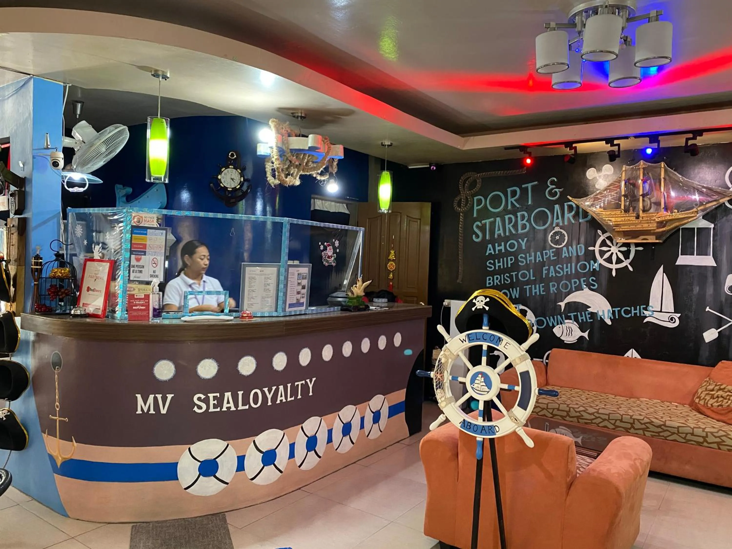 Lobby or reception in RedDoorz Plus @ Lhexlyn Resort San Narciso