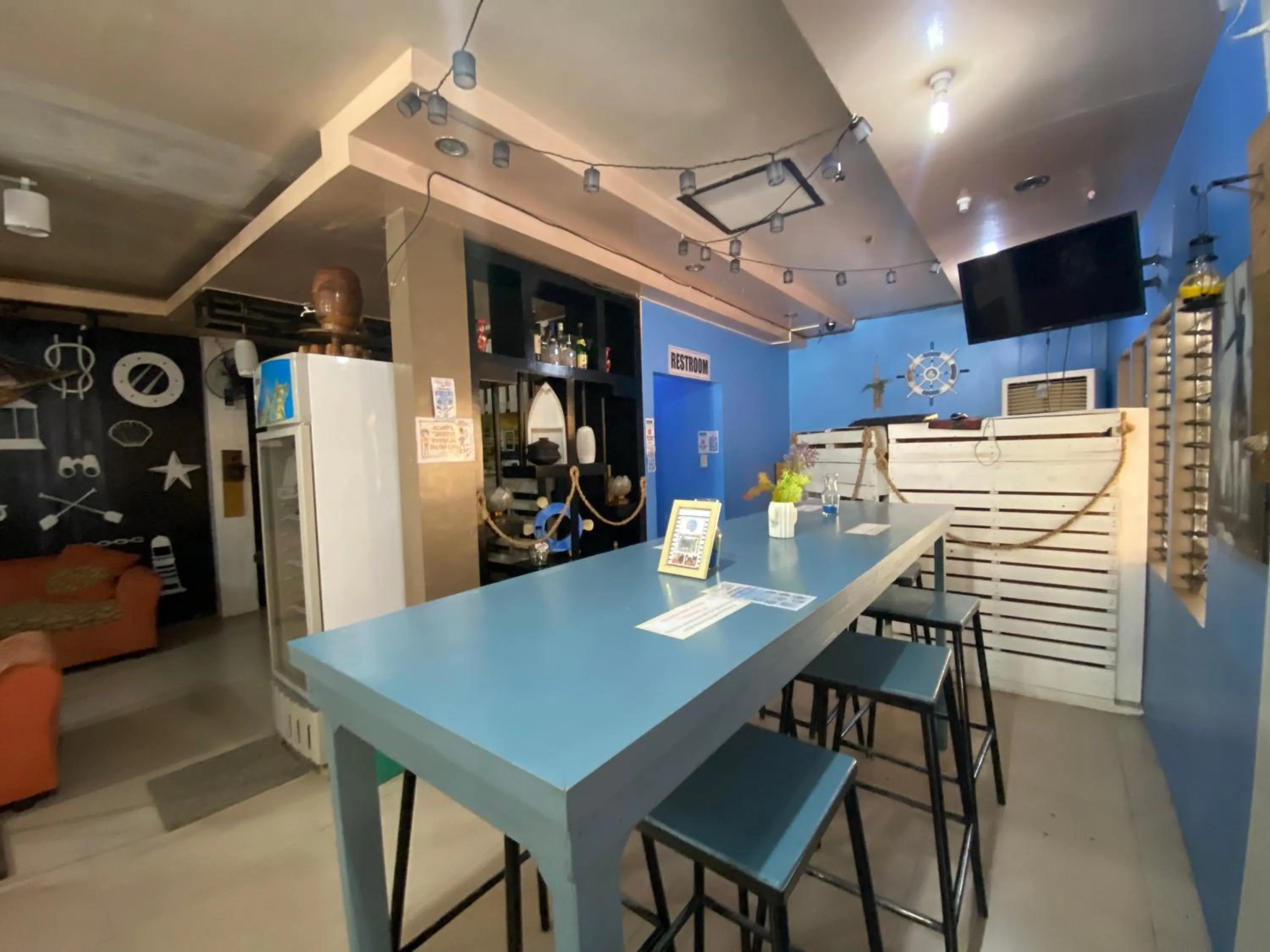 Restaurant/places to eat in RedDoorz Plus @ Lhexlyn Resort San Narciso