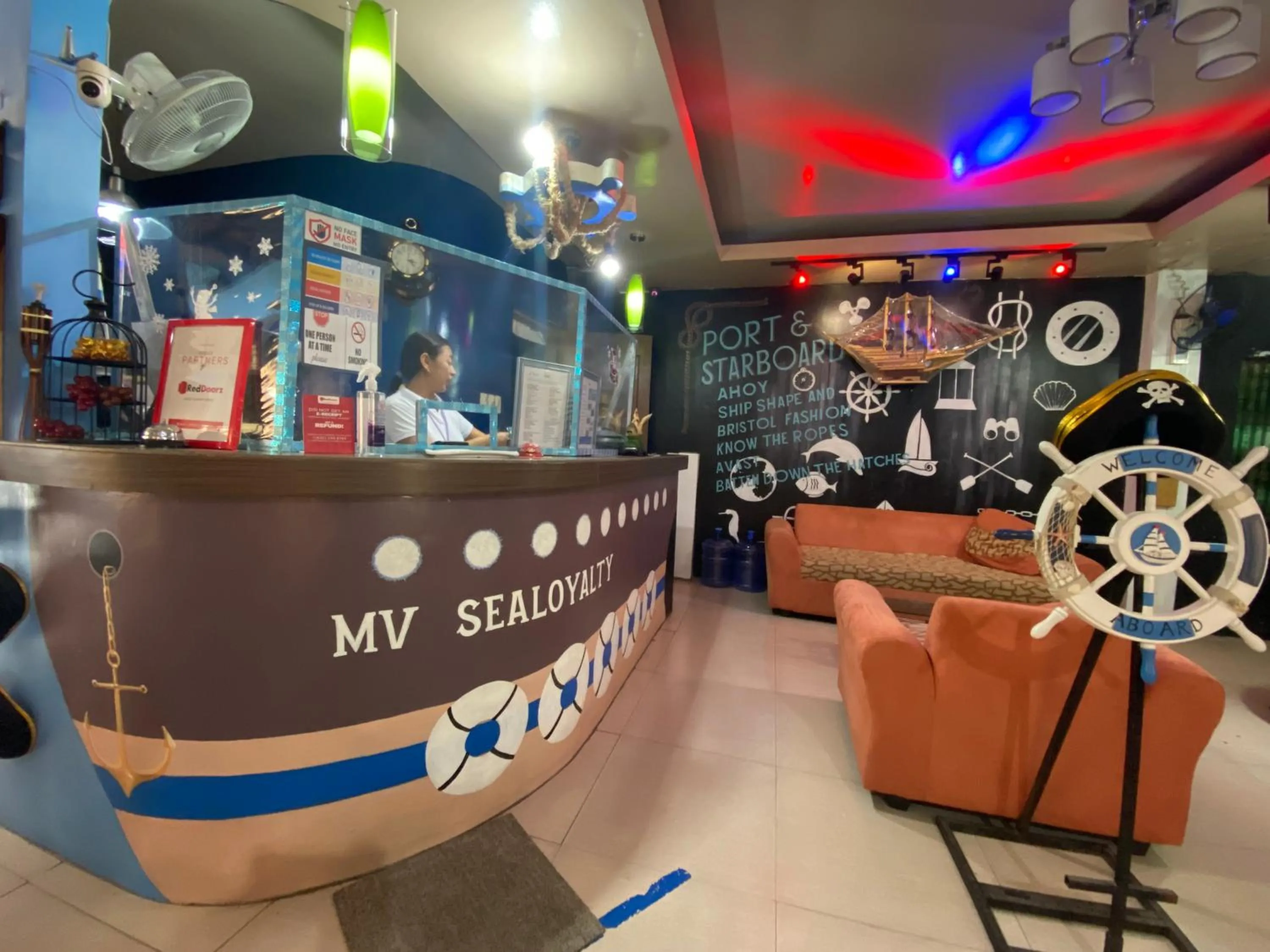 Lobby or reception in RedDoorz Plus @ Lhexlyn Resort San Narciso