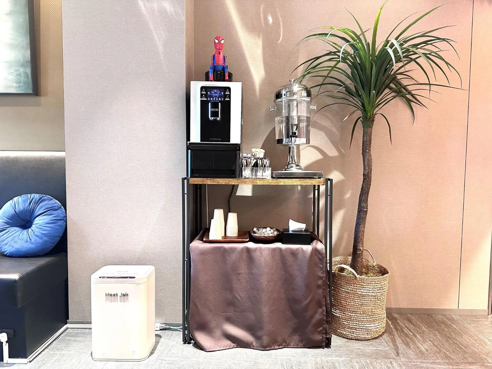 Coffee/tea facilities in Dynasty Hotel & Resort Osaka