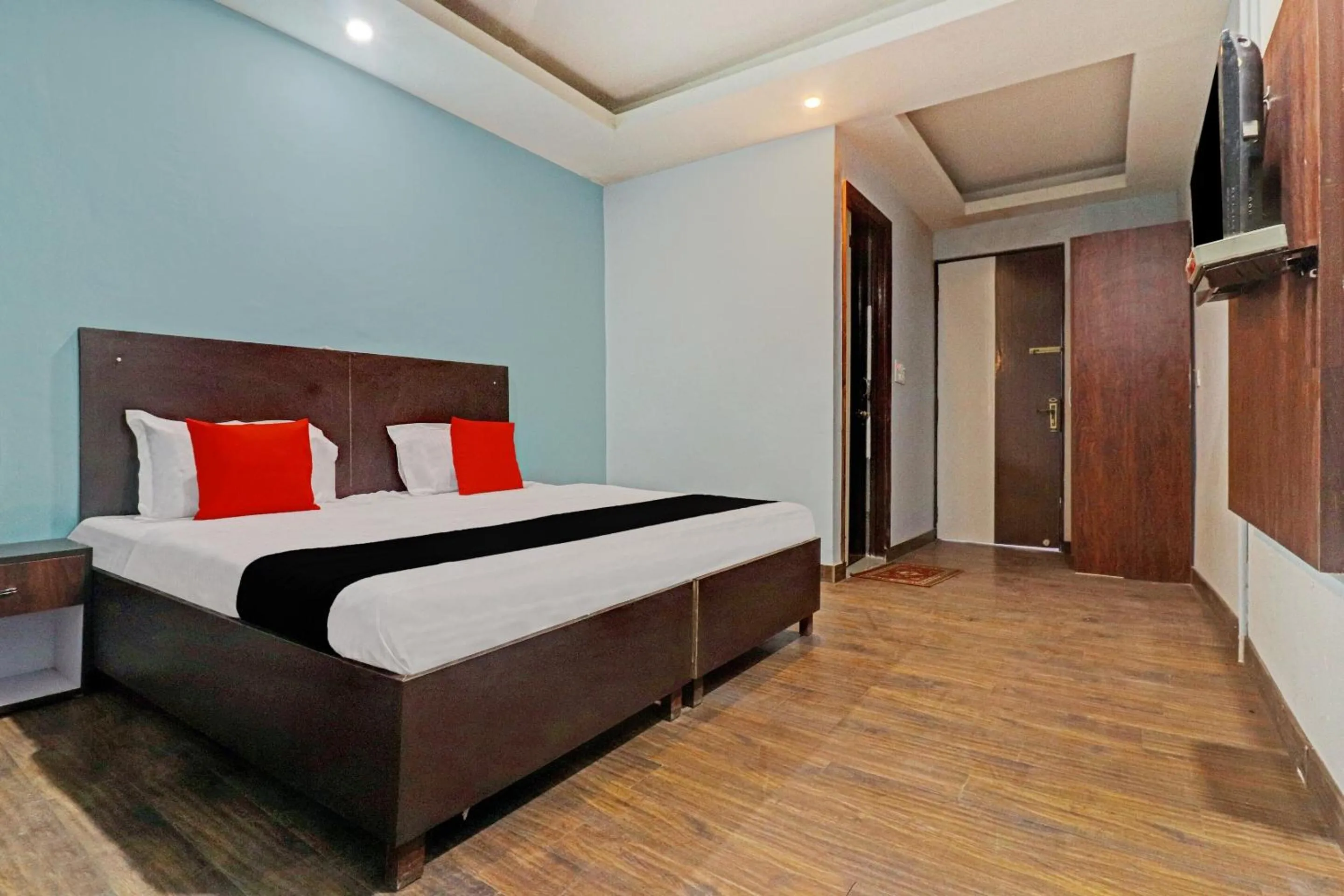 Bedroom, Bed in Capital O Kanha Resort