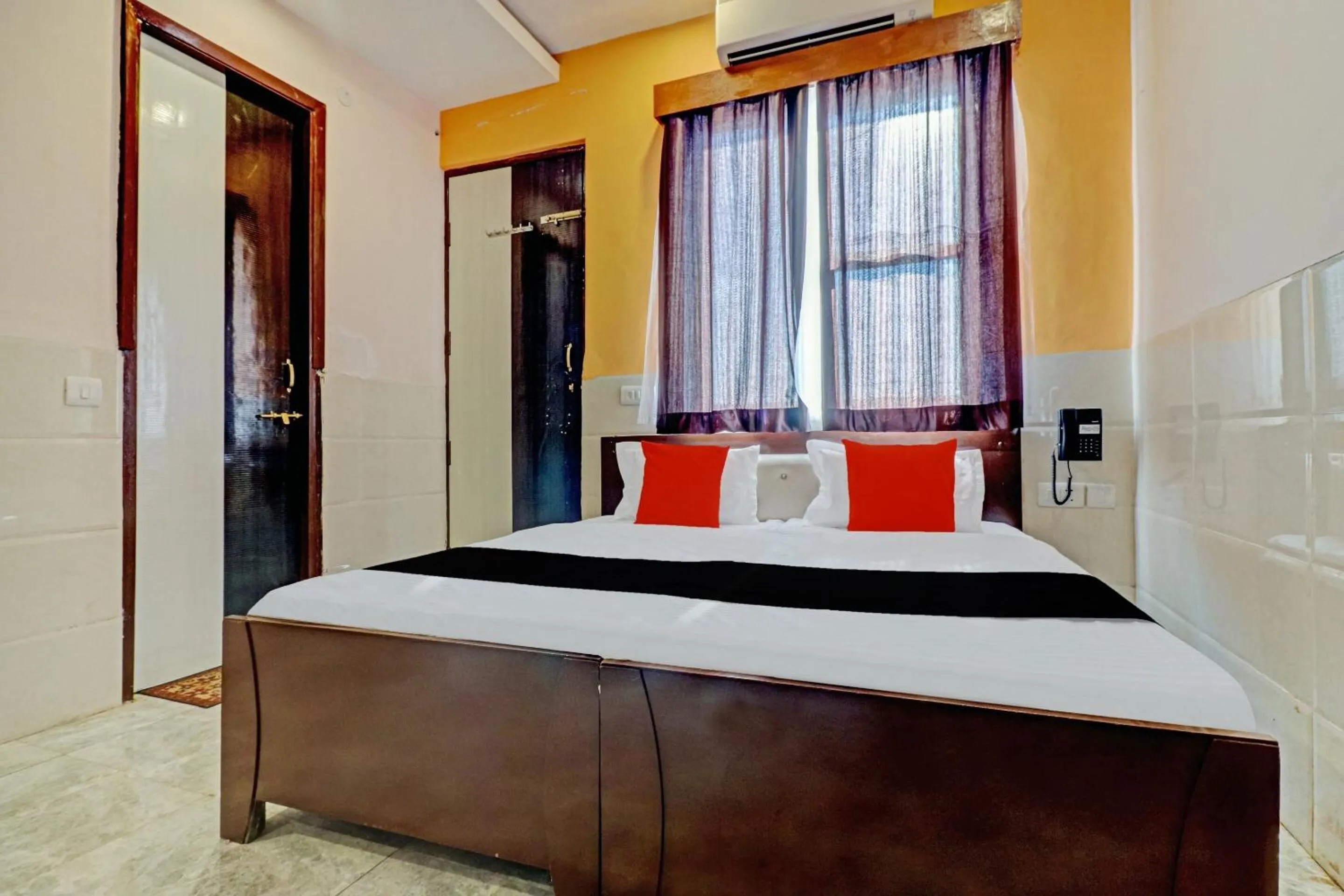 Bedroom, Bed in Capital O Kanha Resort