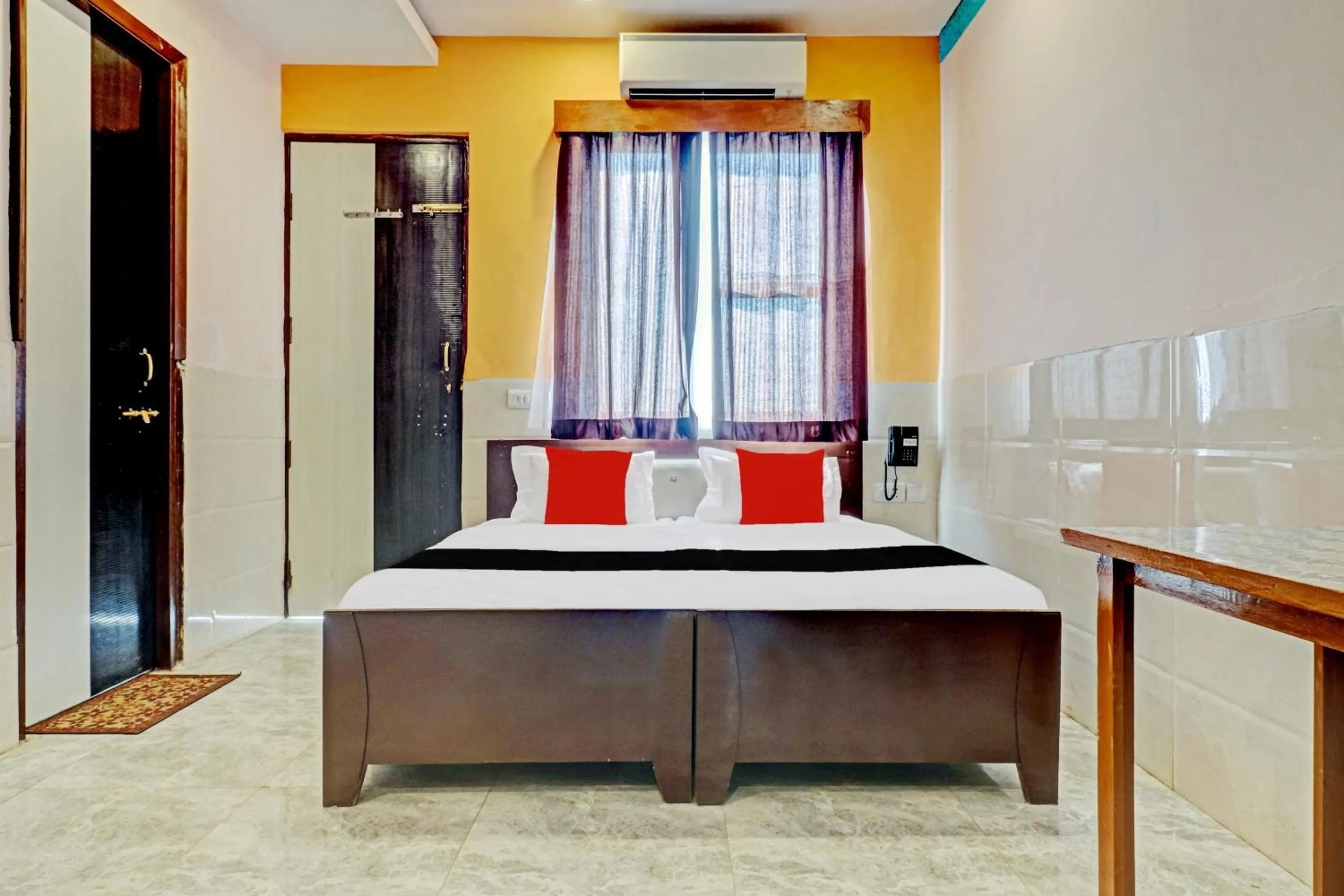 Bedroom, Bed in Capital O Kanha Resort